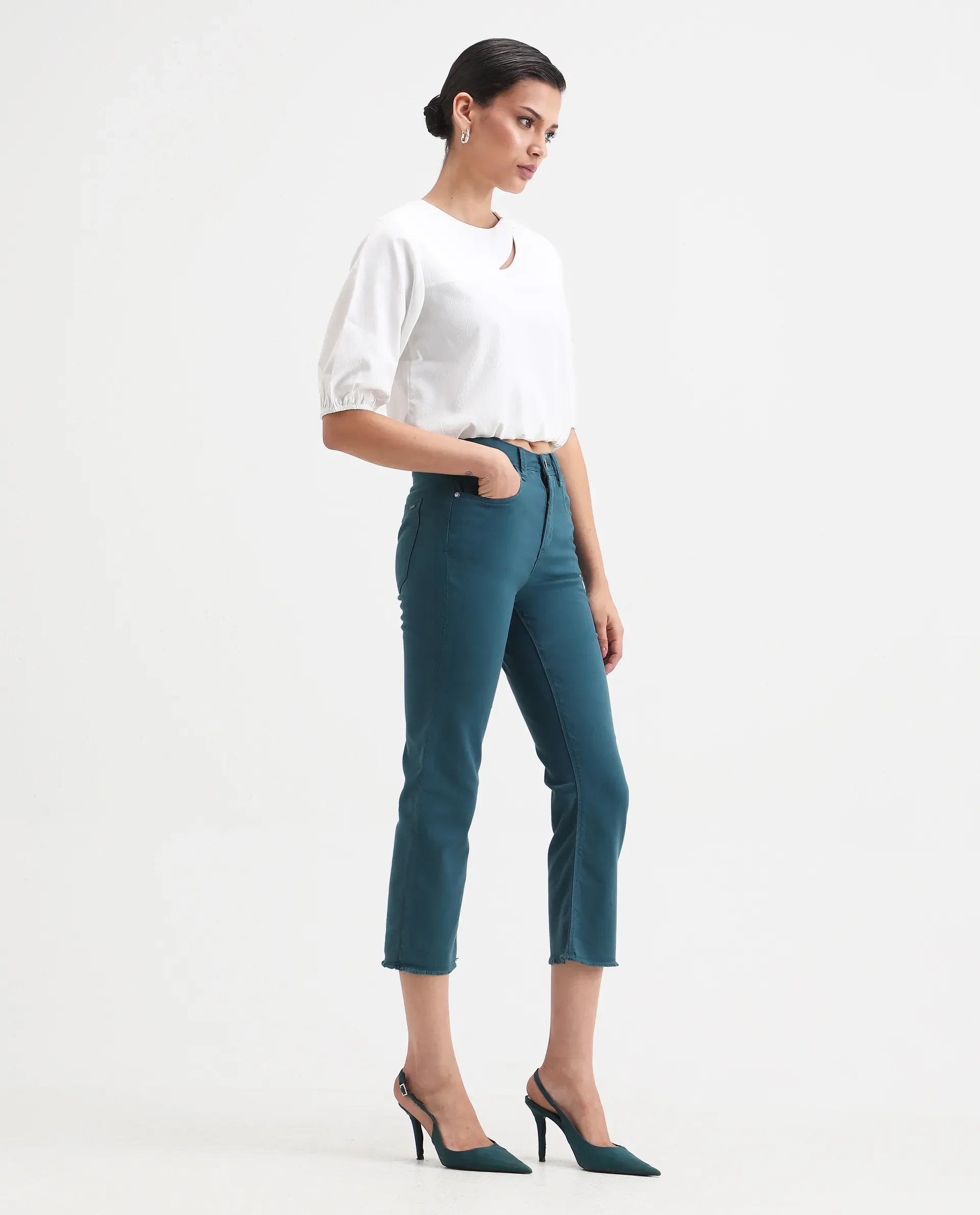 Rareism Women's Admiral Petrol Cotton Blend Plain Ankle Length Regular Fit Jeans - Image 6