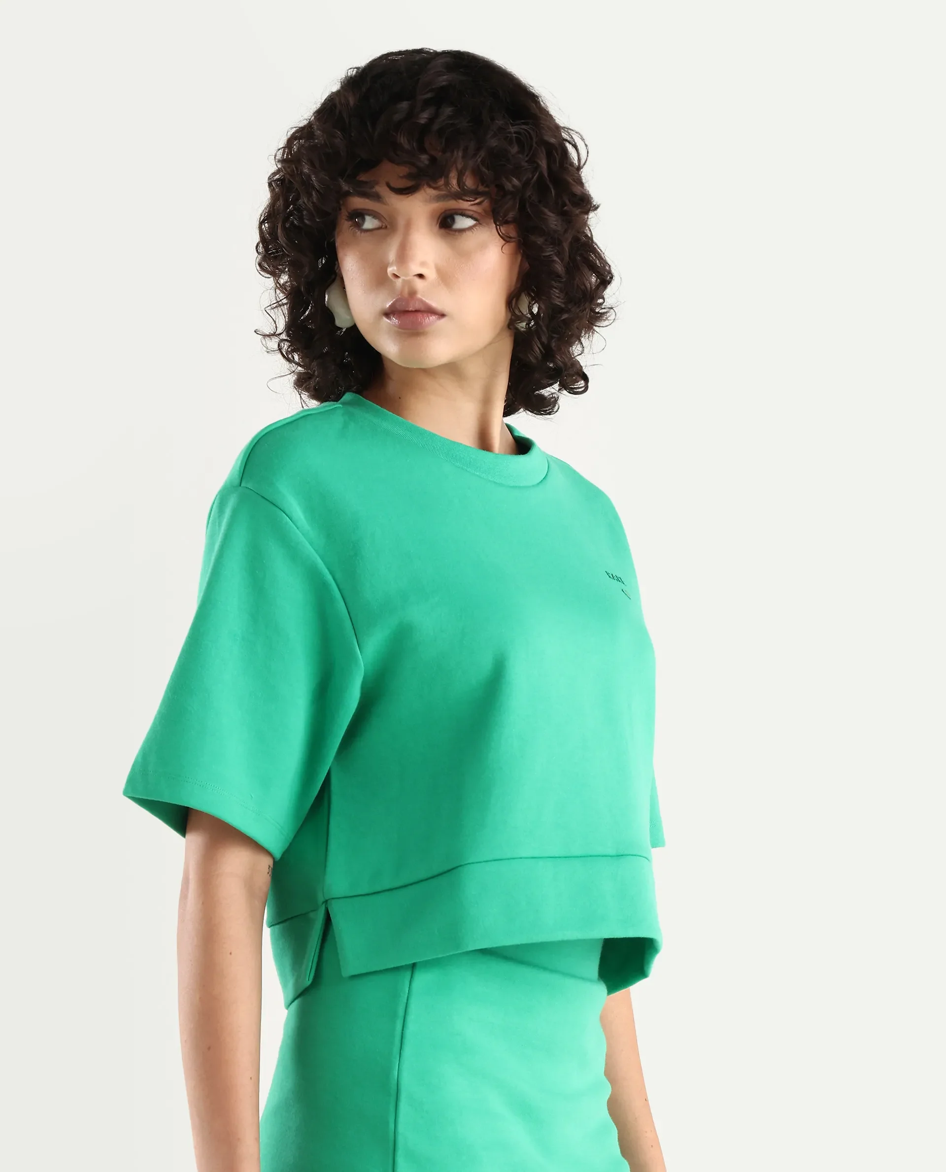 Rareism Women's Afkor T Green Cotton Blend Crew Neck Plain Crop Regular Fit T-Shirt - Image 5