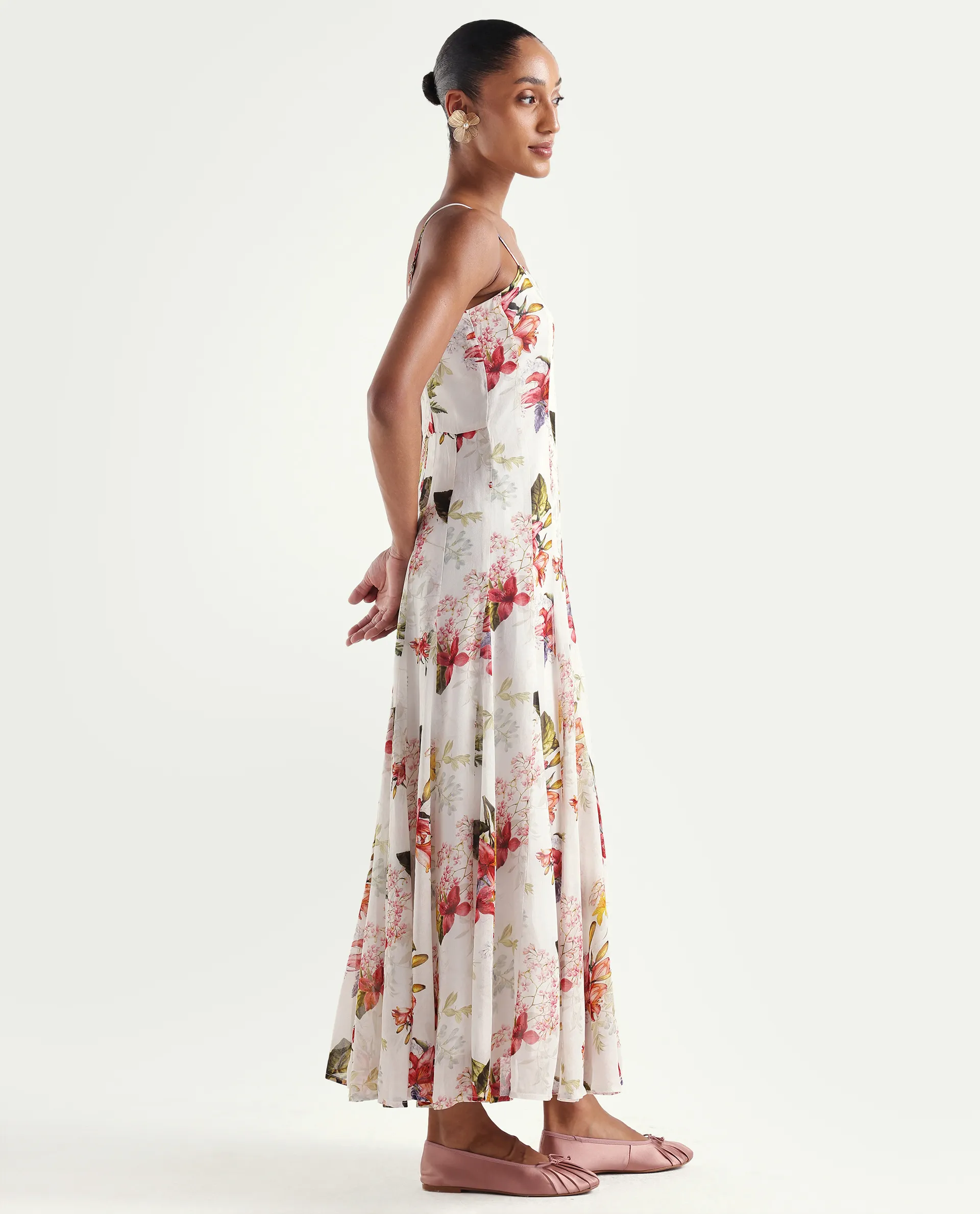 Rareism Women's Ailsa Off White Viscose Blend Sleeveless Fit And Flare Floral Print Dress - Image 7