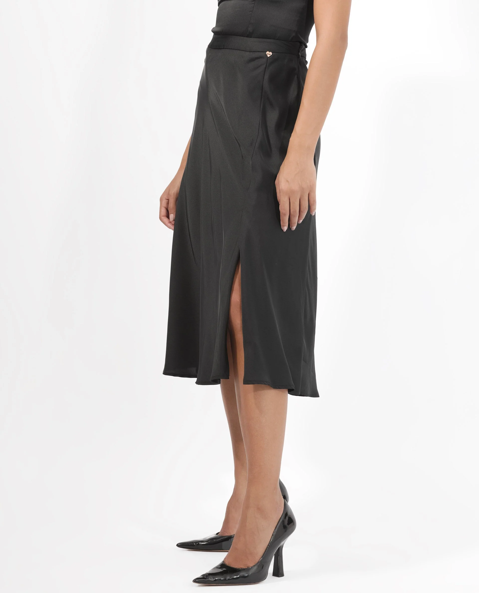 Rareism Women's Ailsa Black Polyester Plain Knee Length Regular Fit Skirt - Image 5