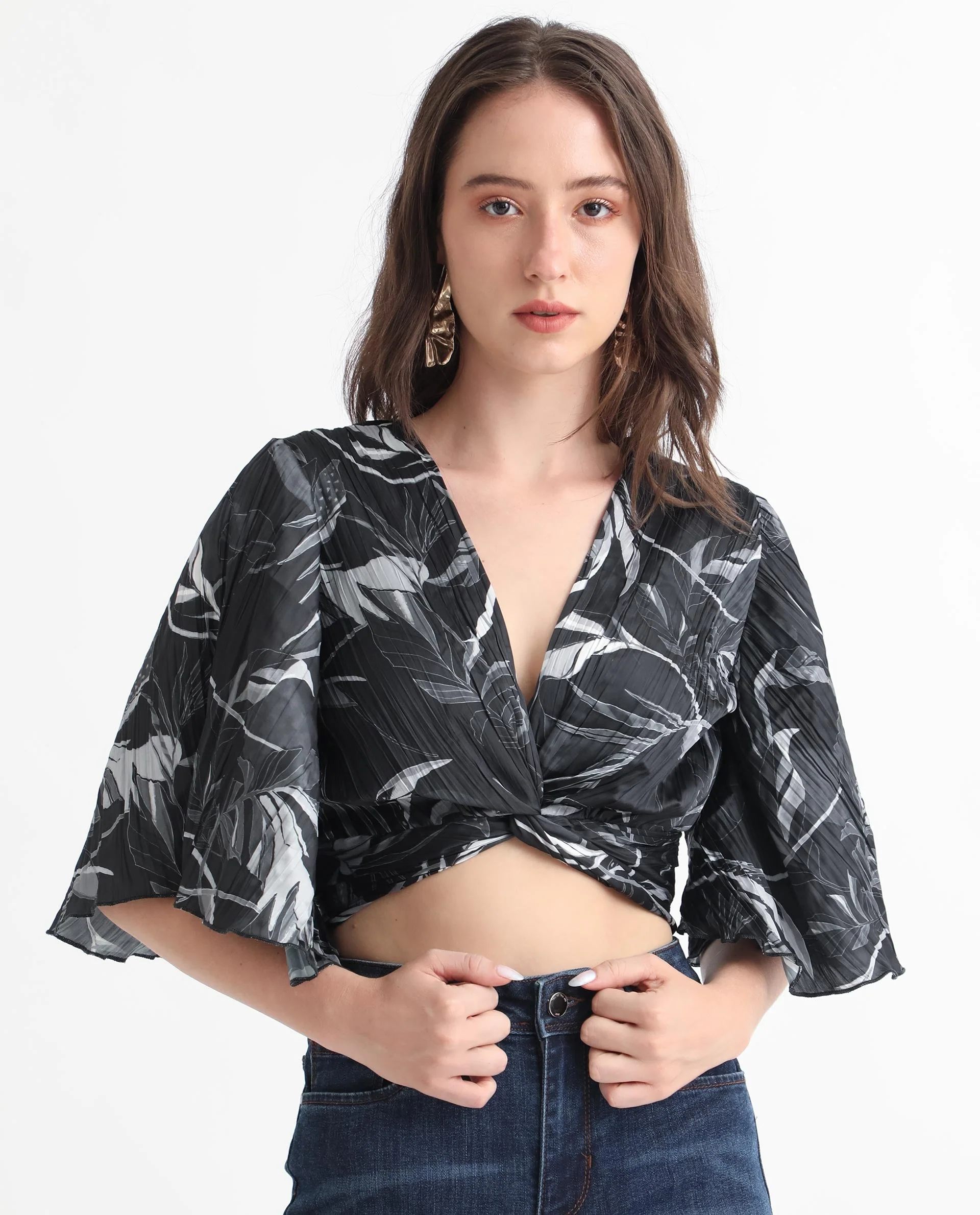 Rareism Women's Ainara Dark Black Polyester V-Neck Abstract Print Flared Sleeve Crop Regular Fit Top - Image 3