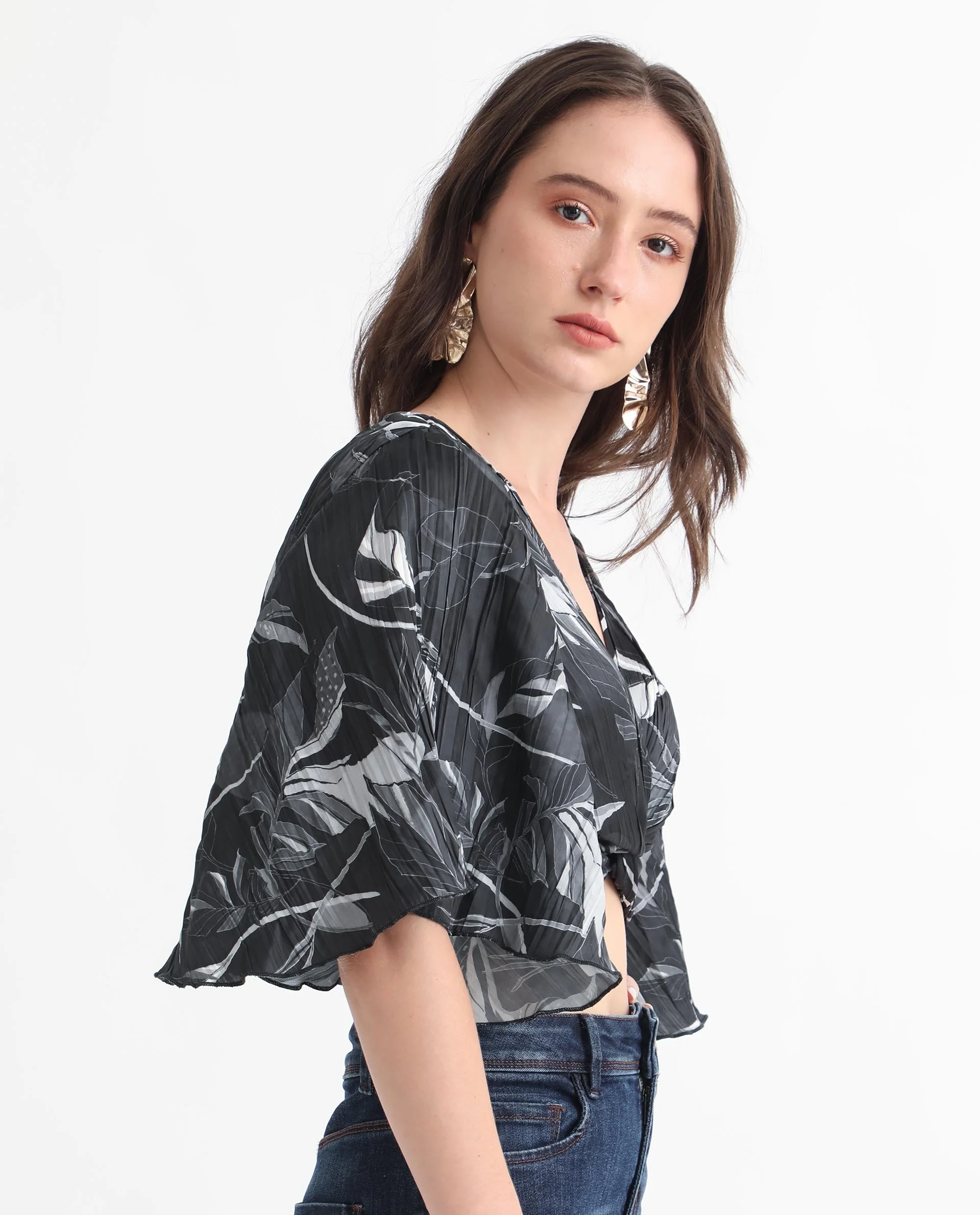 Rareism Women's Ainara Dark Black Polyester V-Neck Abstract Print Flared Sleeve Crop Regular Fit Top - Image 5