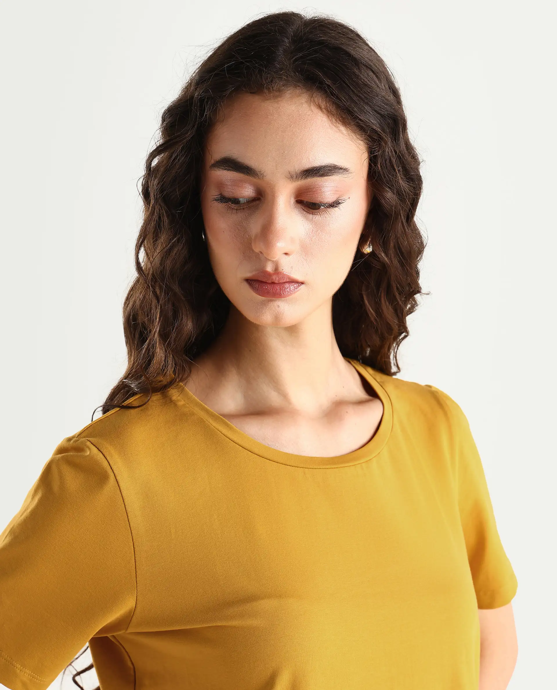 Rareism Women's Light Weight High Stretch 180 Gsm Cotton Crew Neck Plain Regular Fit T-Shirt - Image 4