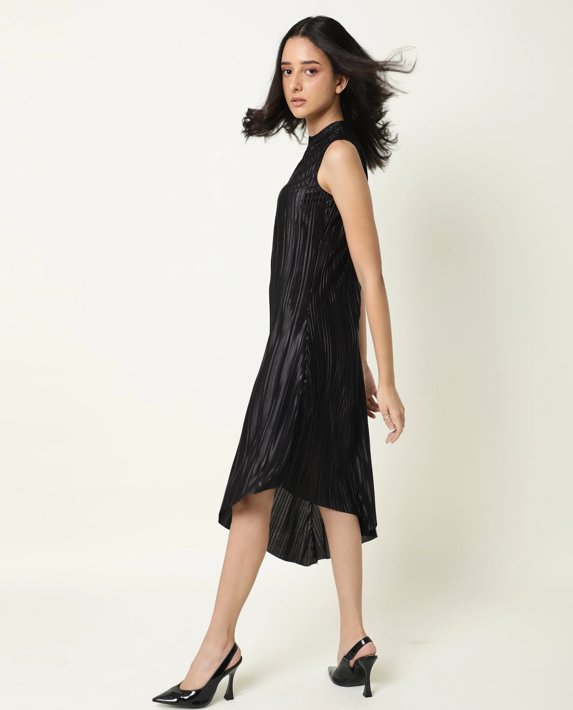 Rareism Women's Aloof Black Polyester Blend Crew Neck Plain Sleeveless Knee Length Regular Fit Dress - Image 2