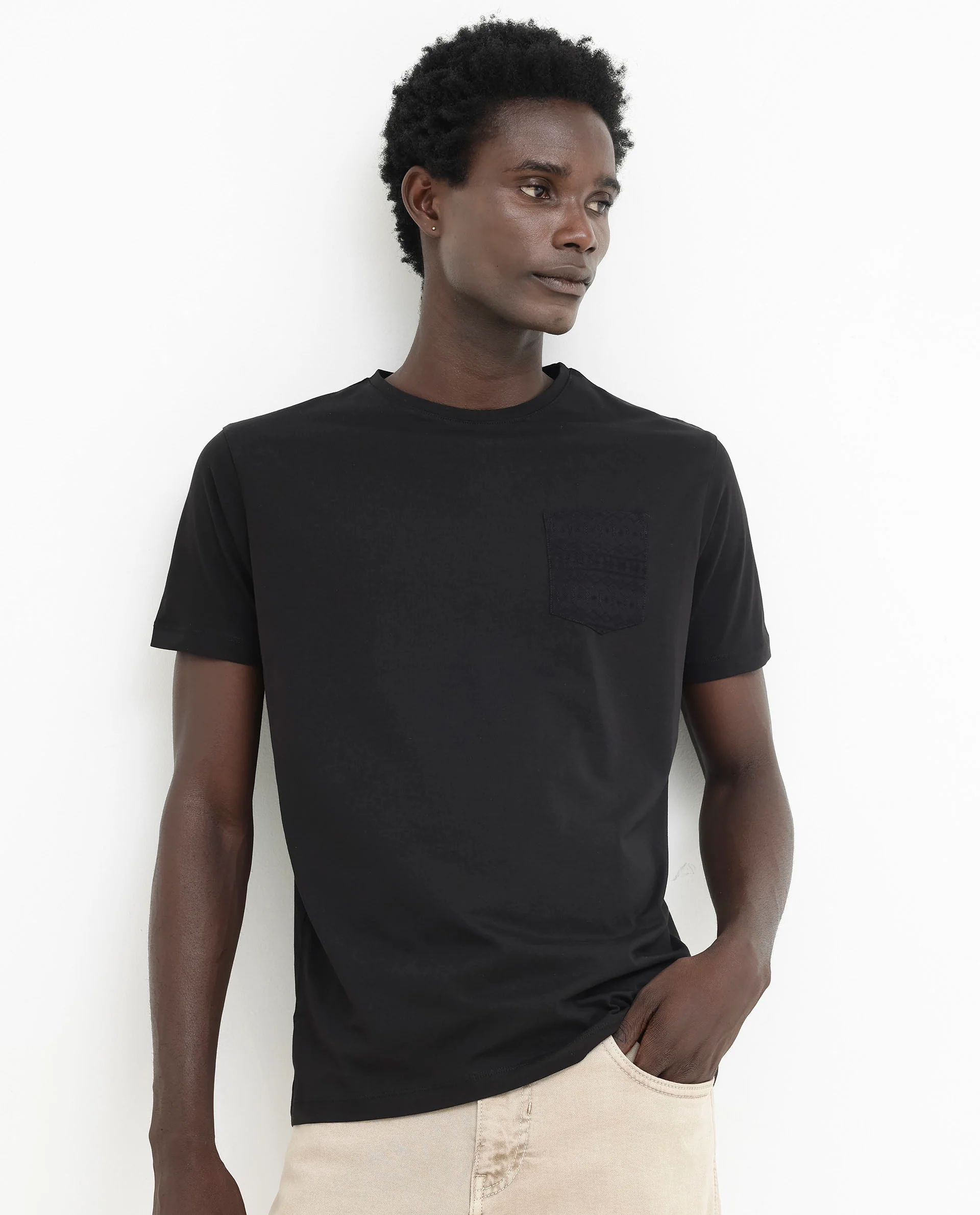 Rare Rabbit Men's Ammos Black Cotton Blend Plain Regular Fit Half Sleeve Crew Neck T-Shirt - Image 5