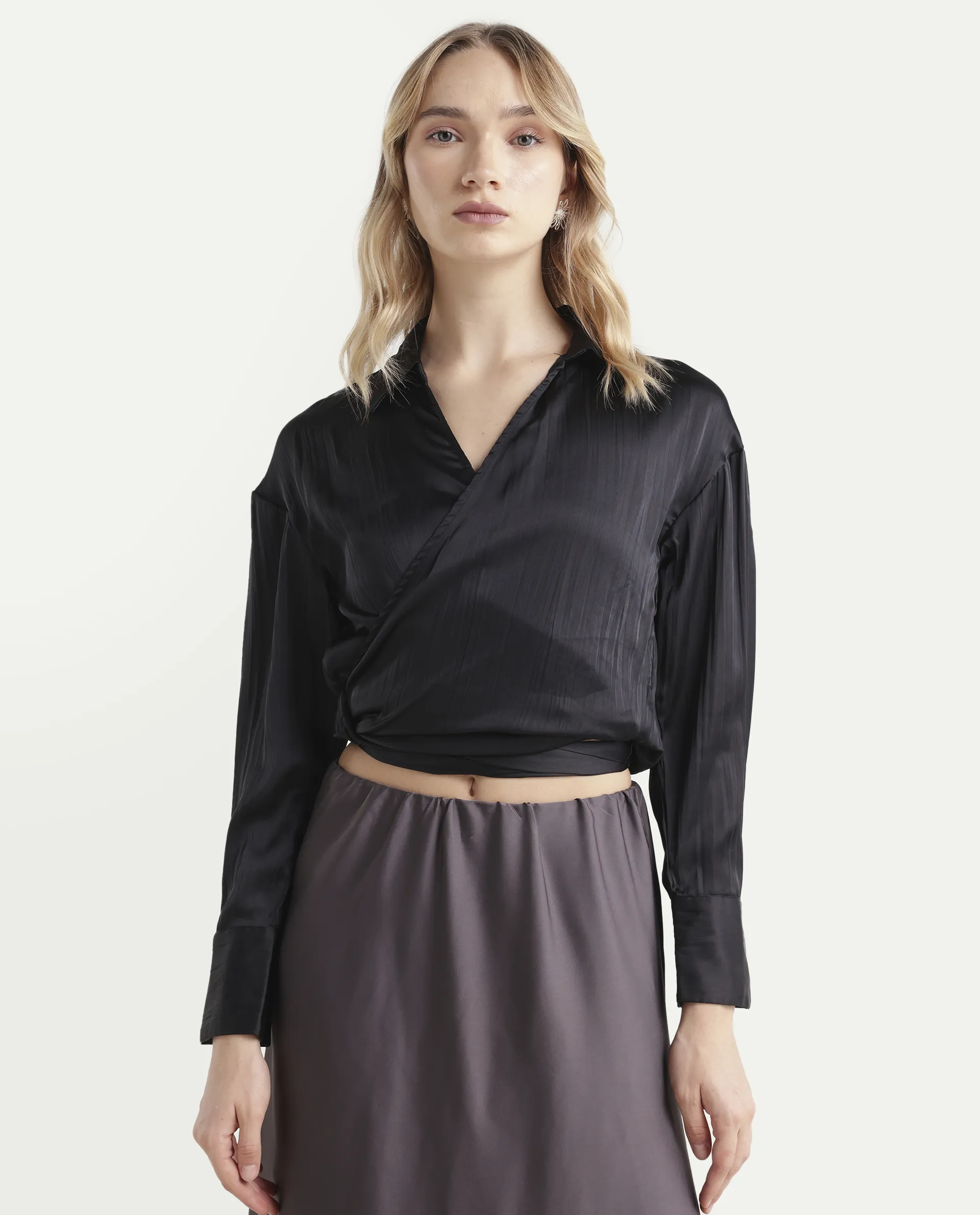 Rareism Women's Arinko Black Polyester V-Neck Plain Cuffed Sleeve Regular Fit Top - Image 2