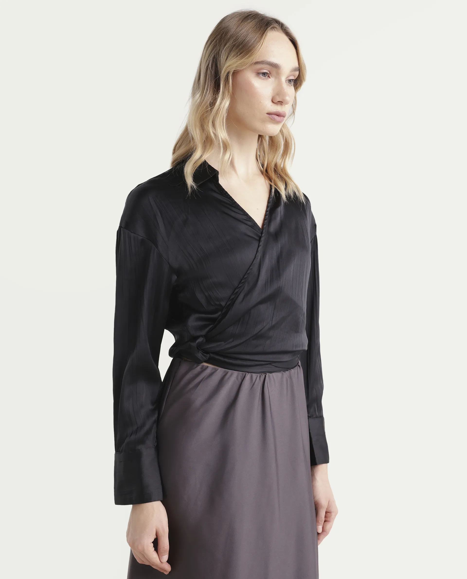 Rareism Women's Arinko Black Polyester V-Neck Plain Cuffed Sleeve Regular Fit Top - Image 4