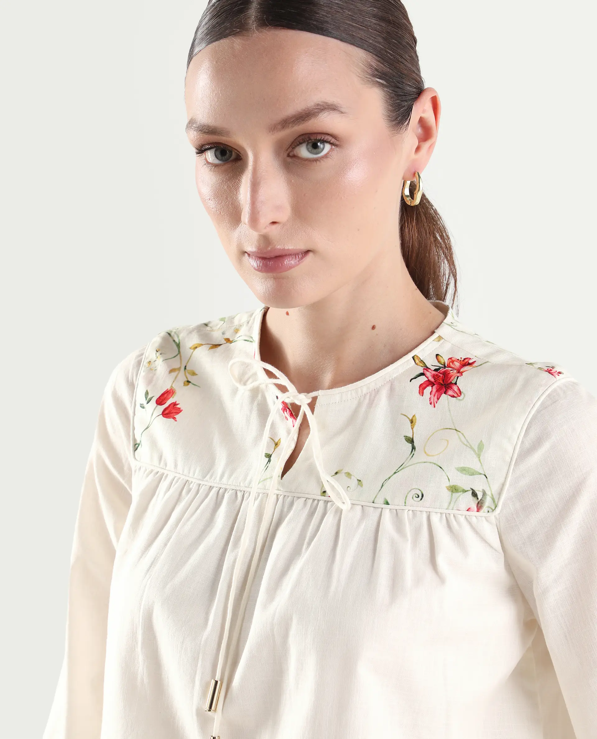 Rareism Women's Aroy-T Off White Cotton Full Sleeve Boxy Printed Top - Image 4