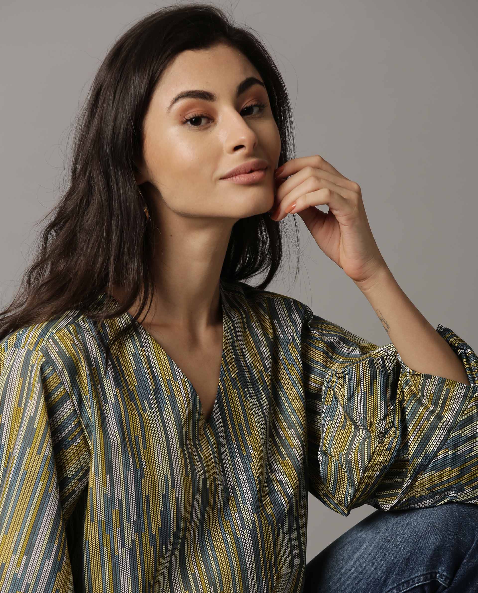 Rareism Women Artsy Green Top Full Sleeves Printed - Image 2