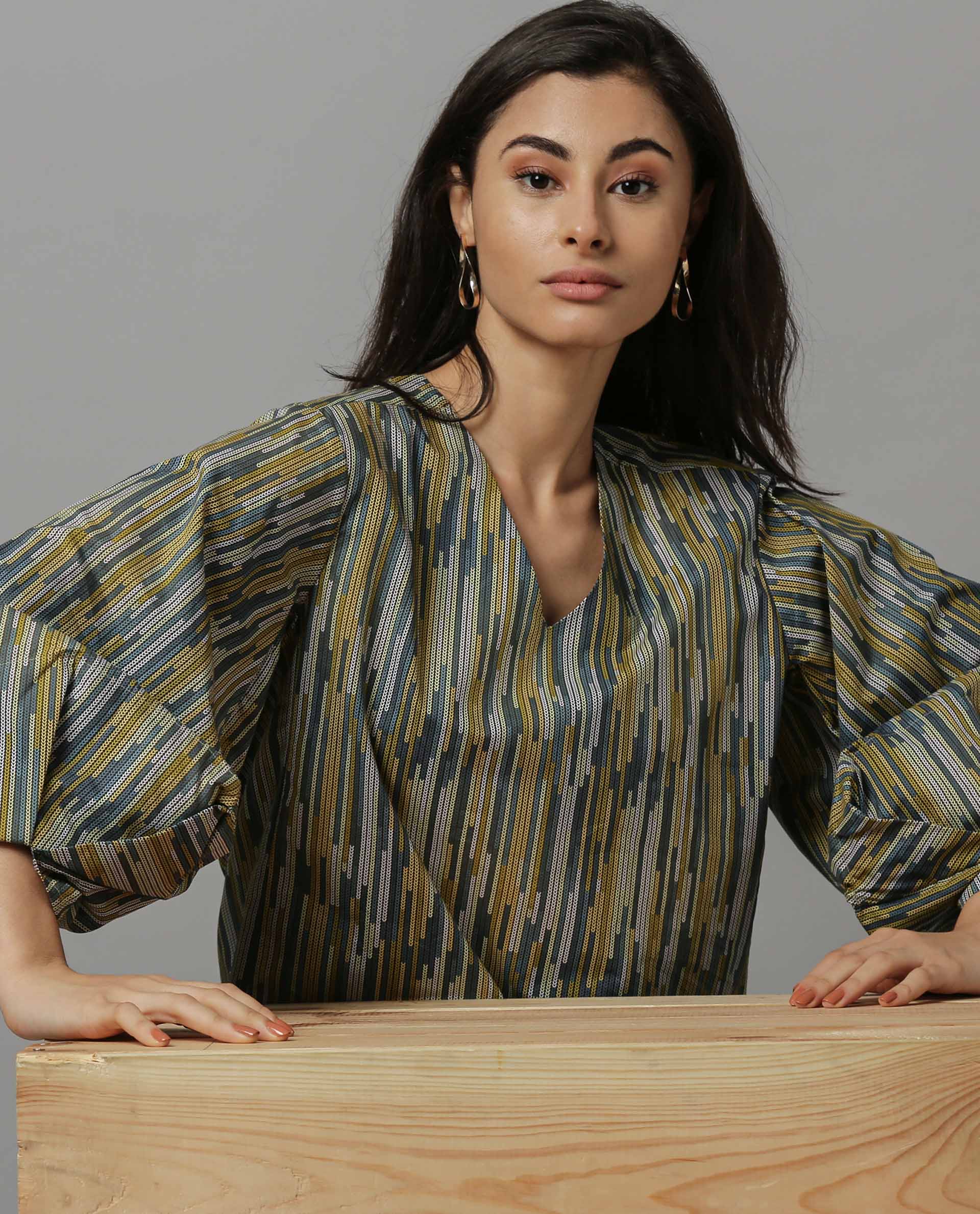 Rareism Women Artsy Green Top Full Sleeves Printed - Image 4