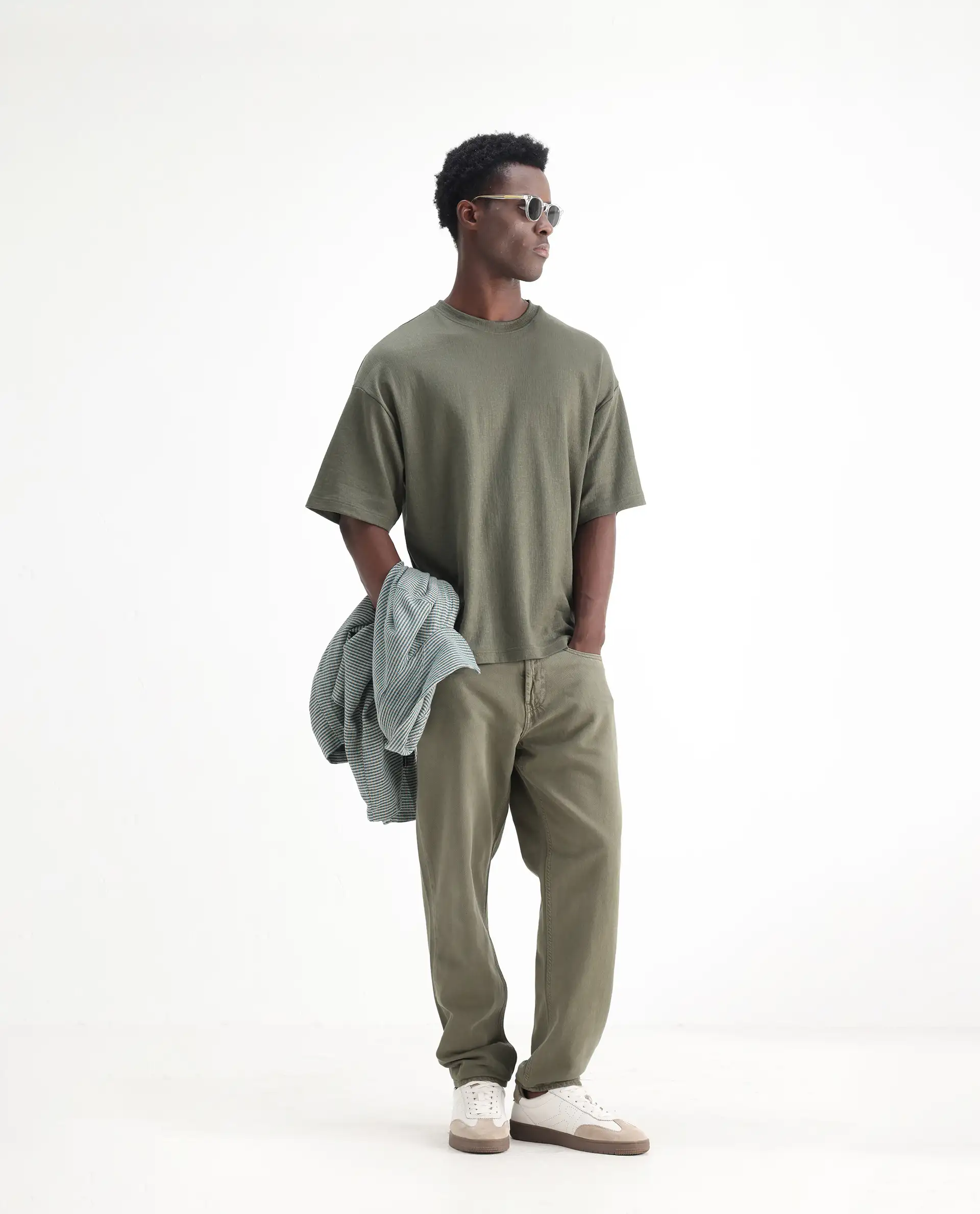 Rare Rabbit Men's Arvi Green Cotton Plain Dond Carrot Fit Jeans