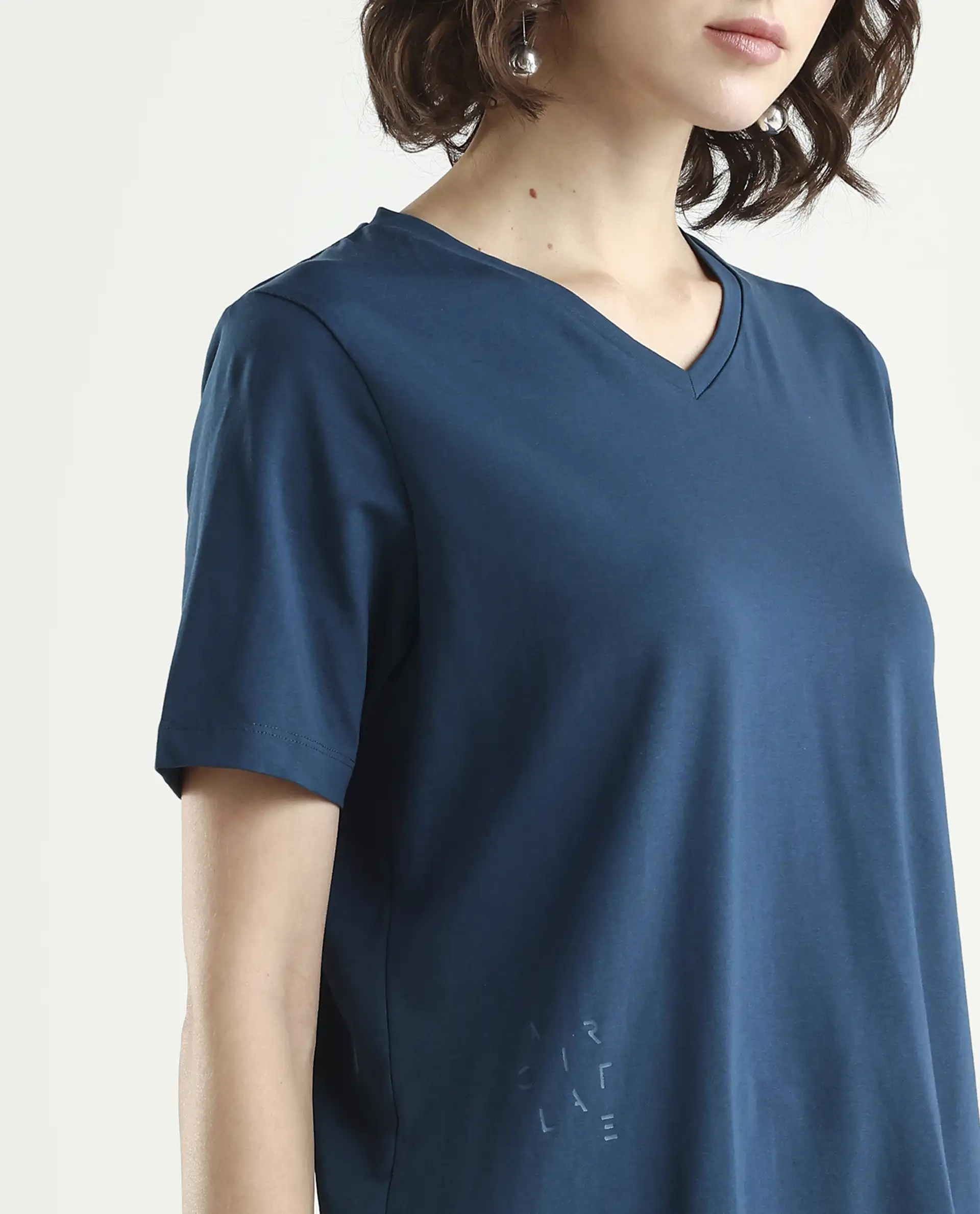 Rareism Women's Light Weight High Stretch 180 Gsm Cotton V-Neck Plain Regular Fit T-Shirt - Image 4