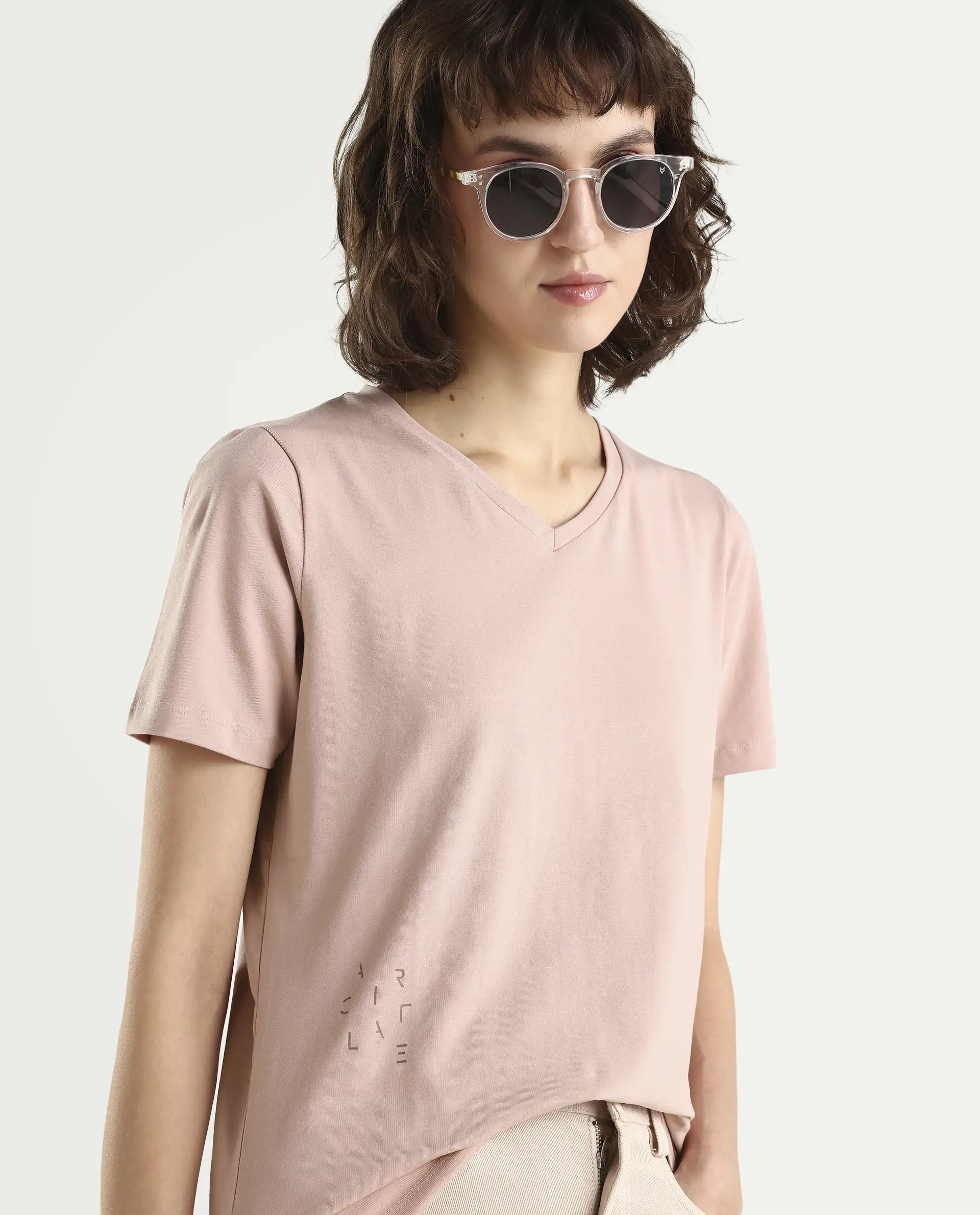 Rareism Women's Arvi Dusky Pink Cotton Blend V-Neck Plain Regular Fit T-Shirt