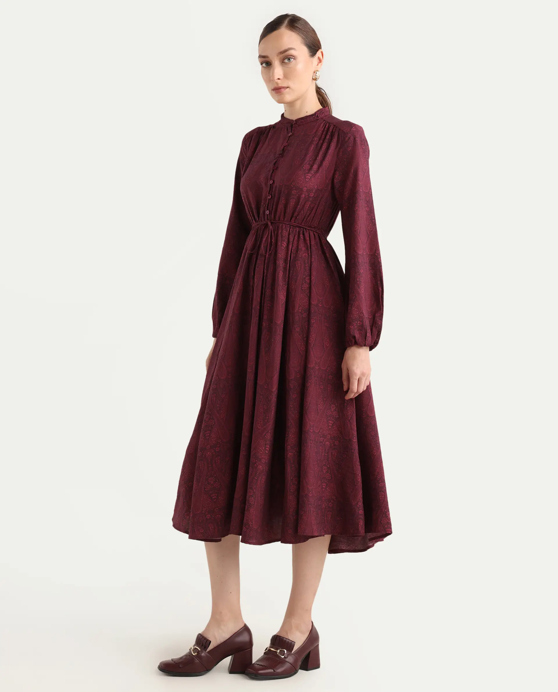 Rareism Women's Austo Maroon Viscose Blend Mandarin Collar Fit And Flare Paisley Print Dress - Image 6