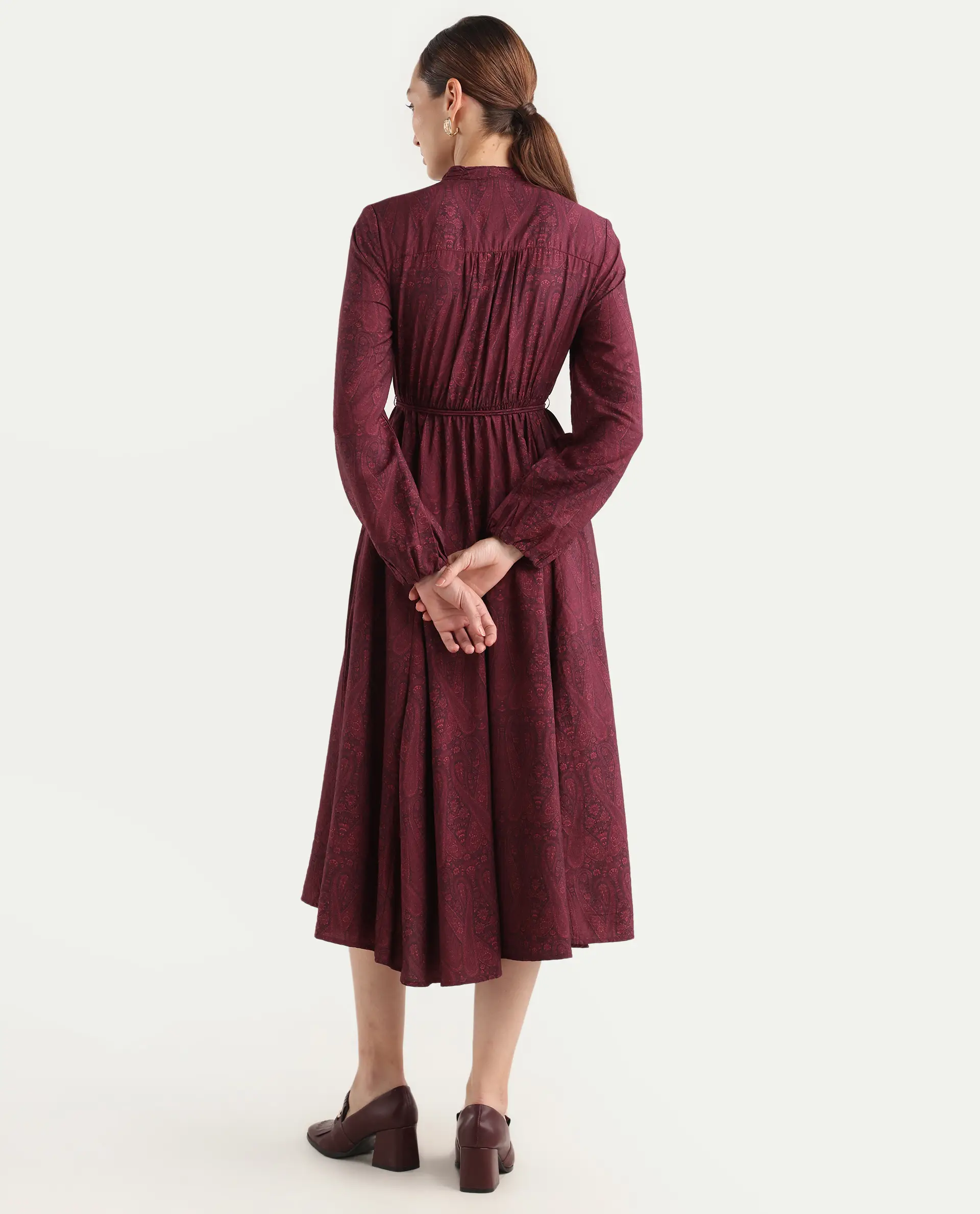Rareism Women's Austo Maroon Viscose Blend Mandarin Collar Fit And Flare Paisley Print Dress - Image 8