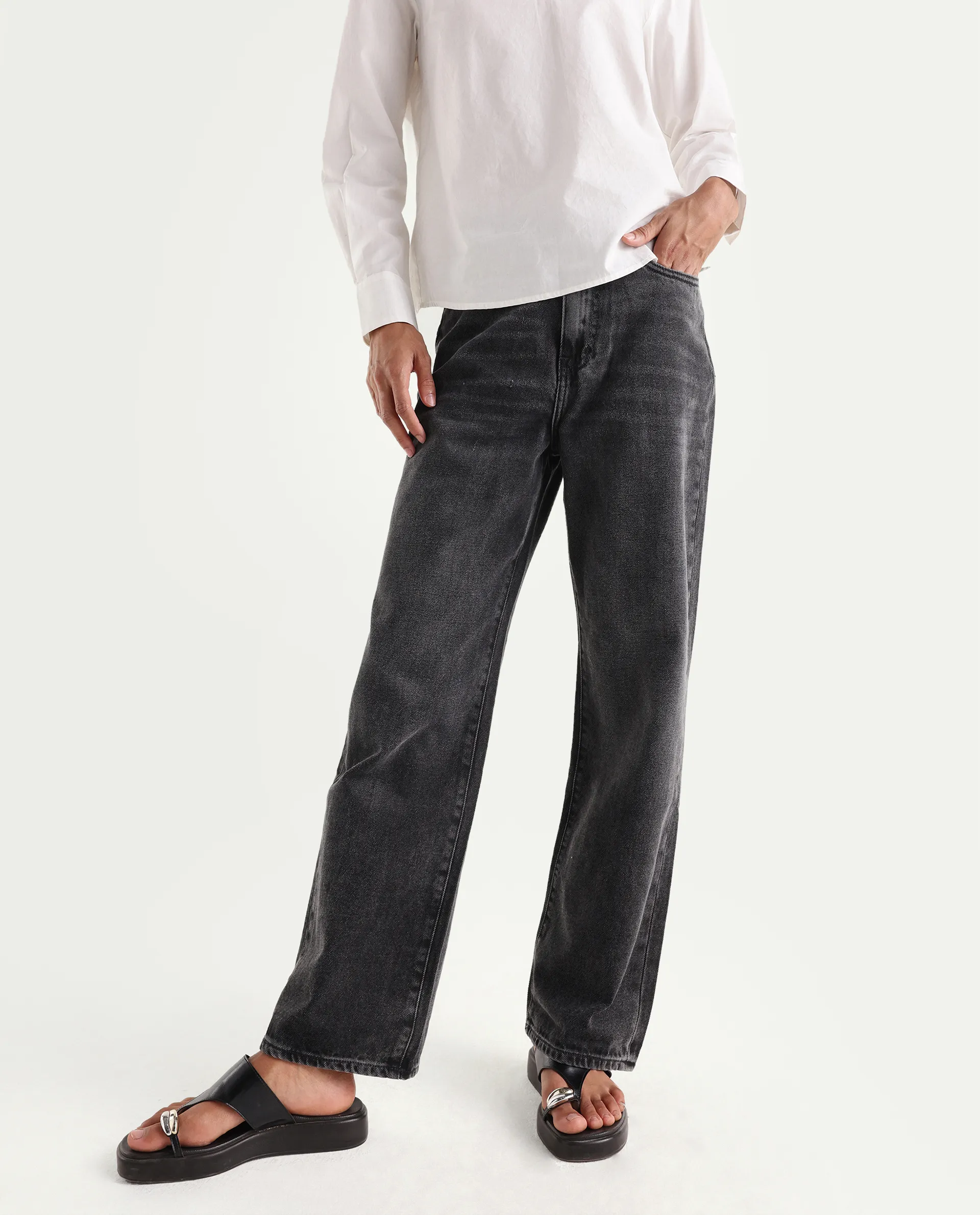 Rareism Women's Baeu Grey Cotton Blend Plain Ankle Length Straight Fit Jeans - Image 2