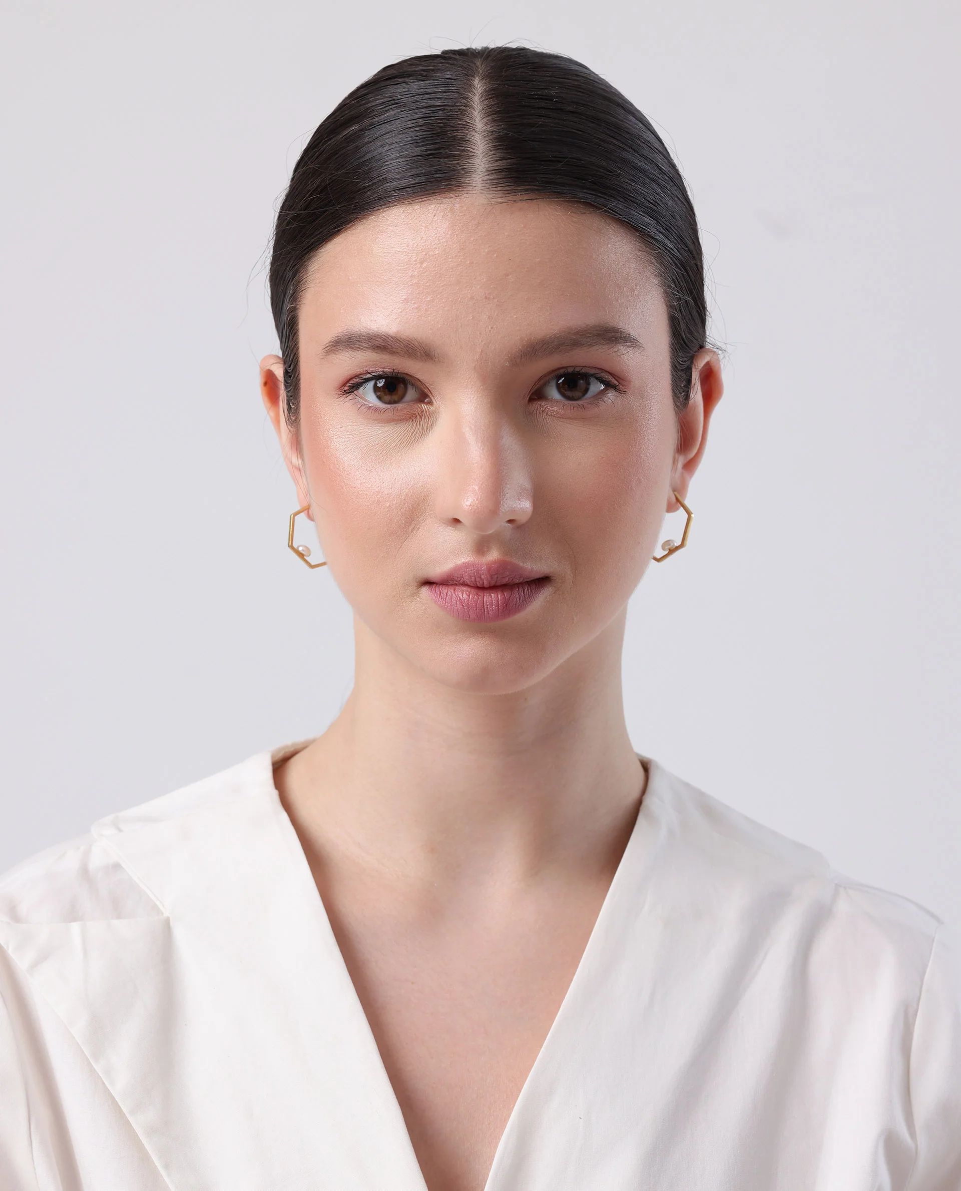 Rareism Women Balance Gold & Pearl Earring - Image 2
