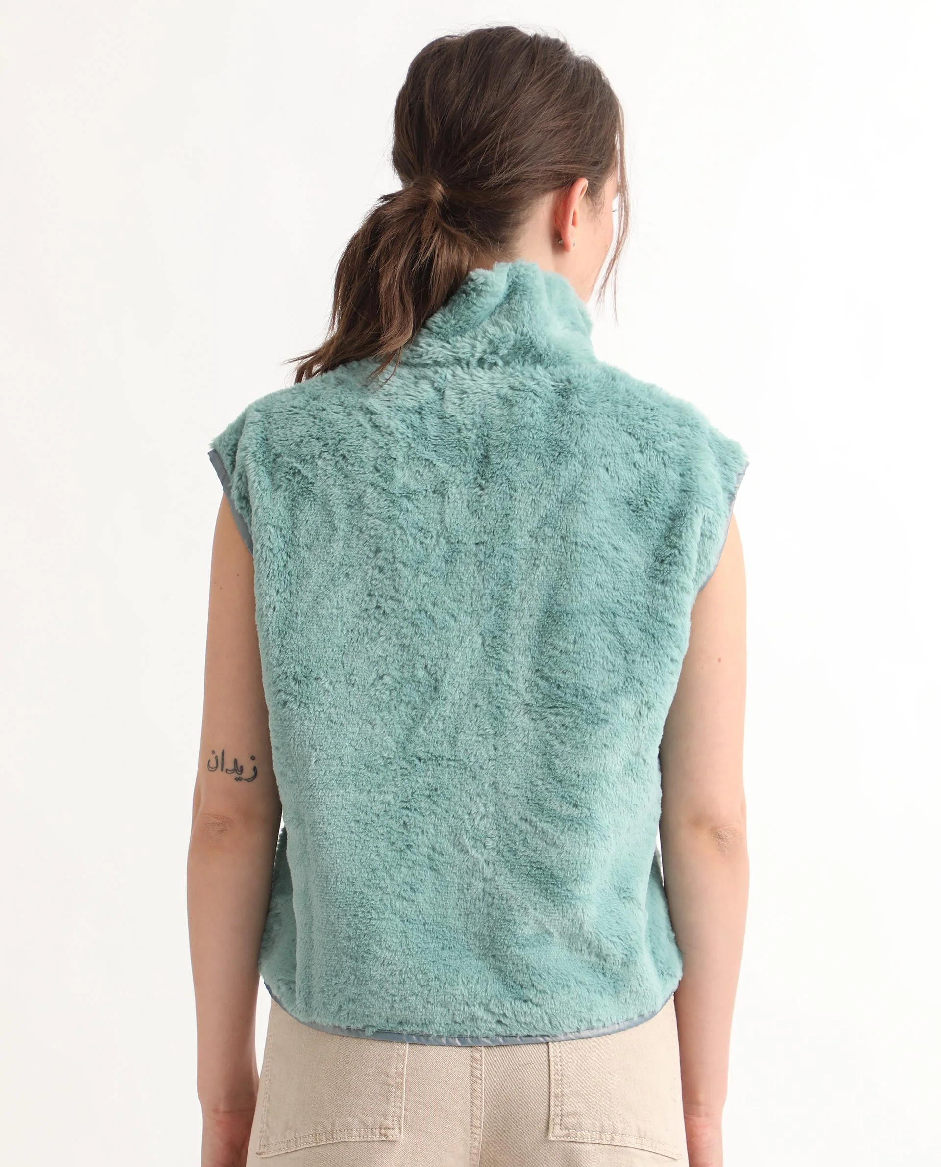 Rareism Women's Beauro Green Polyester Drop Collar Plain Sleeveless Regular Fit Sweater - Image 10
