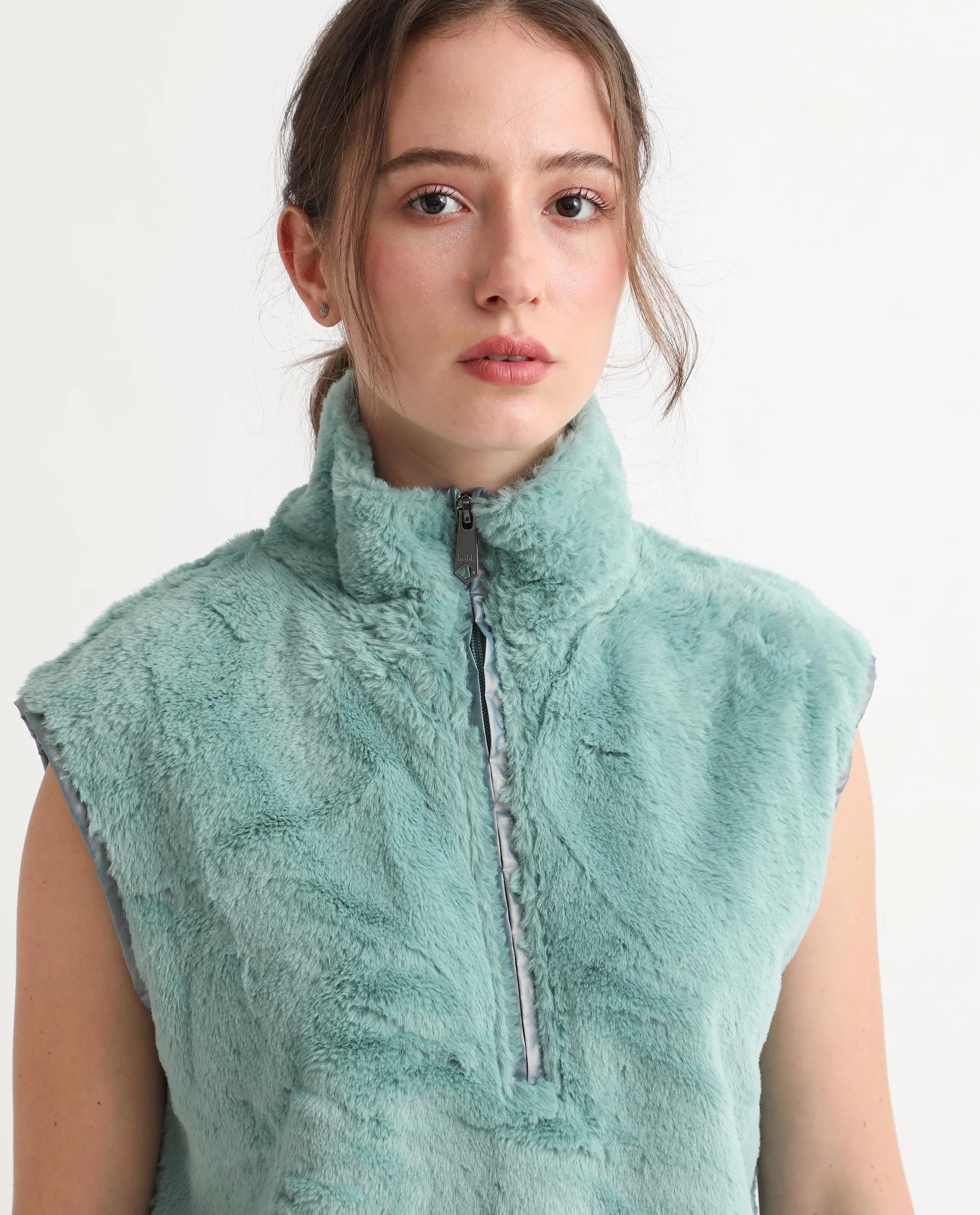 Rareism Women's Beauro Green Polyester Drop Collar Plain Sleeveless Regular Fit Sweater - Image 12