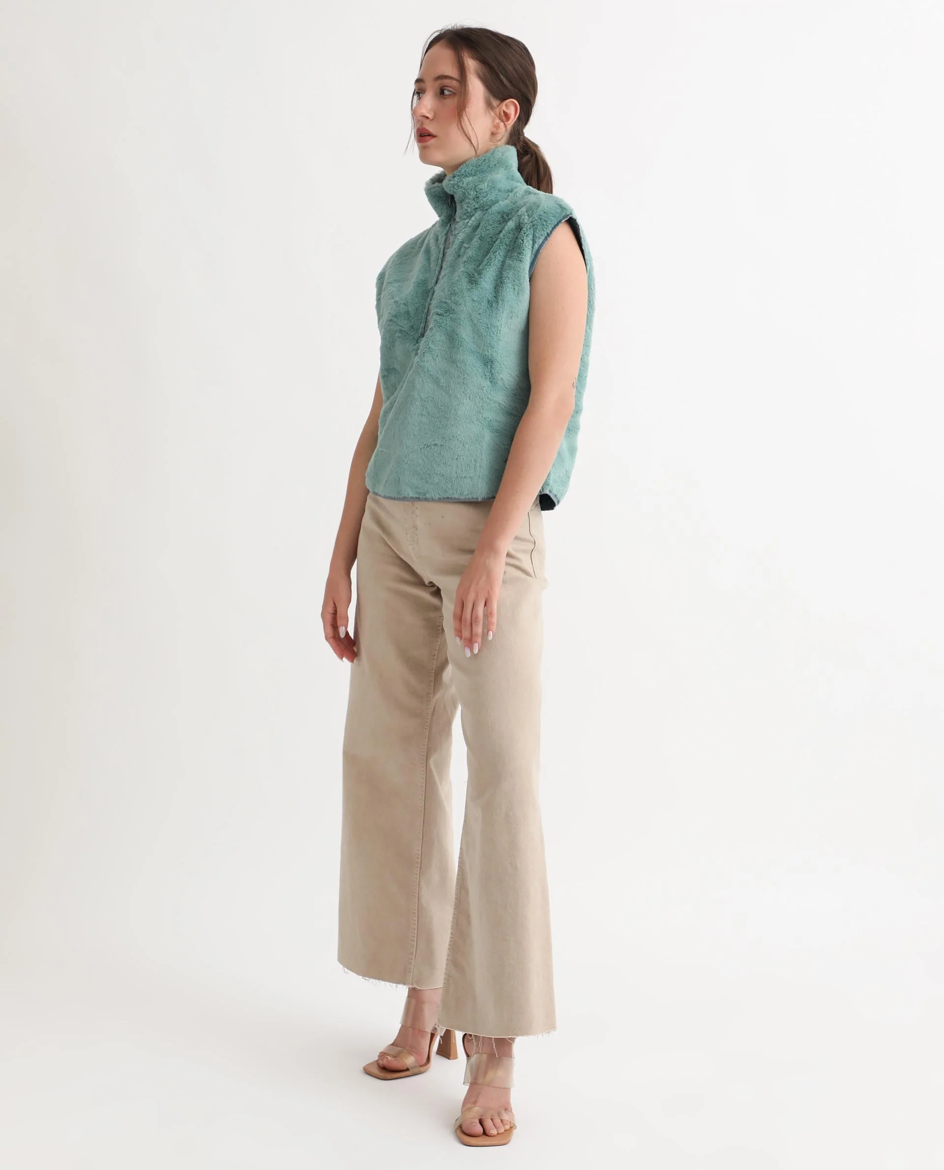 Rareism Women's Beauro Green Polyester Drop Collar Plain Sleeveless Regular Fit Sweater - Image 15