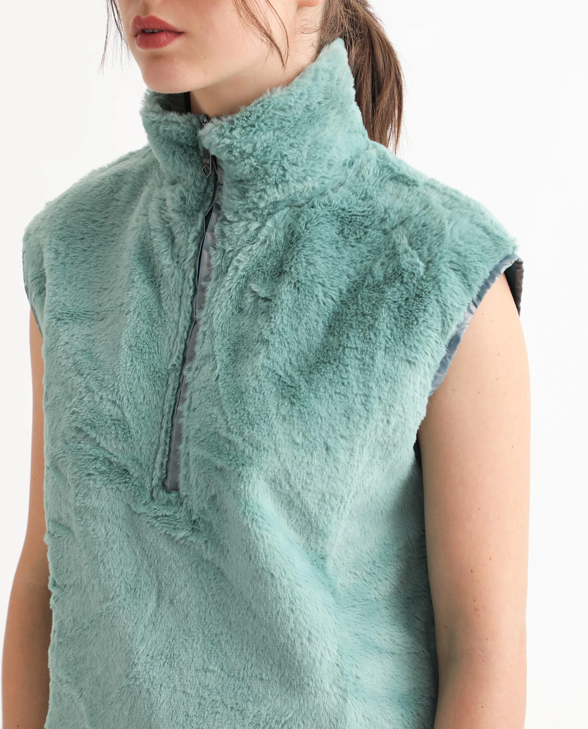 Rareism Women's Beauro Green Polyester Drop Collar Plain Sleeveless Regular Fit Sweater - Image 16