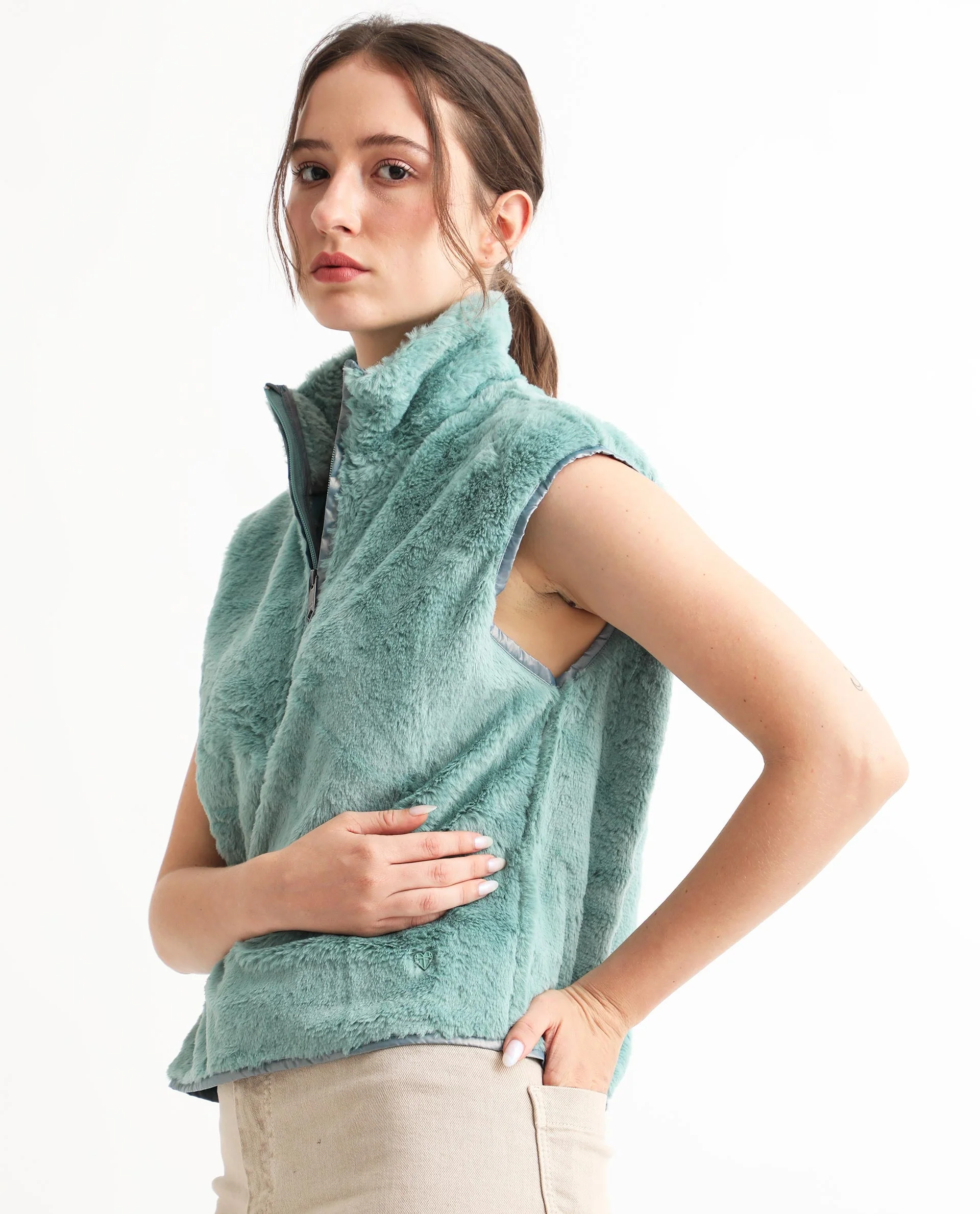 Rareism Women's Beauro Green Polyester Drop Collar Plain Sleeveless Regular Fit Sweater - Image 7