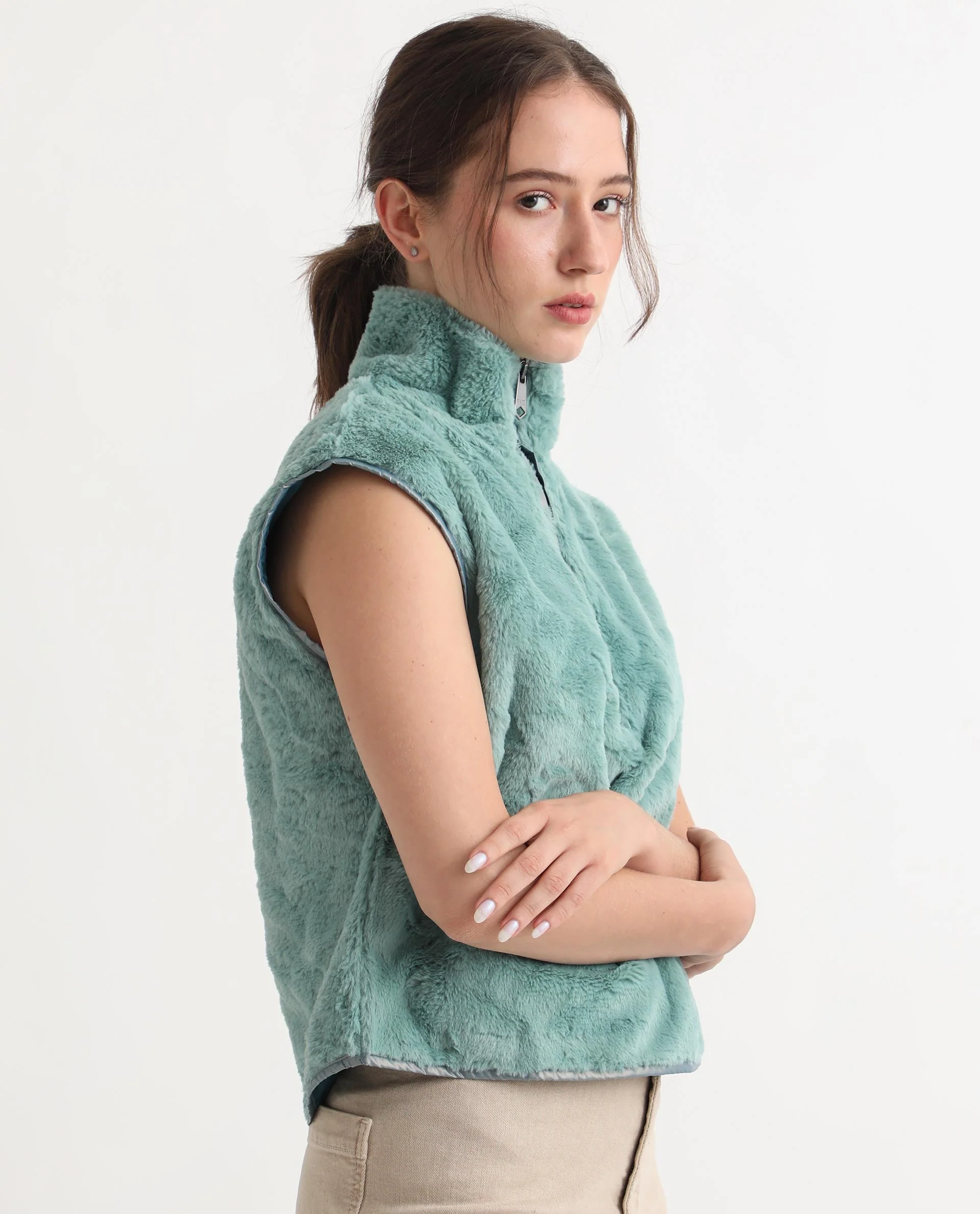 Rareism Women's Beauro Green Polyester Drop Collar Plain Sleeveless Regular Fit Sweater - Image 9