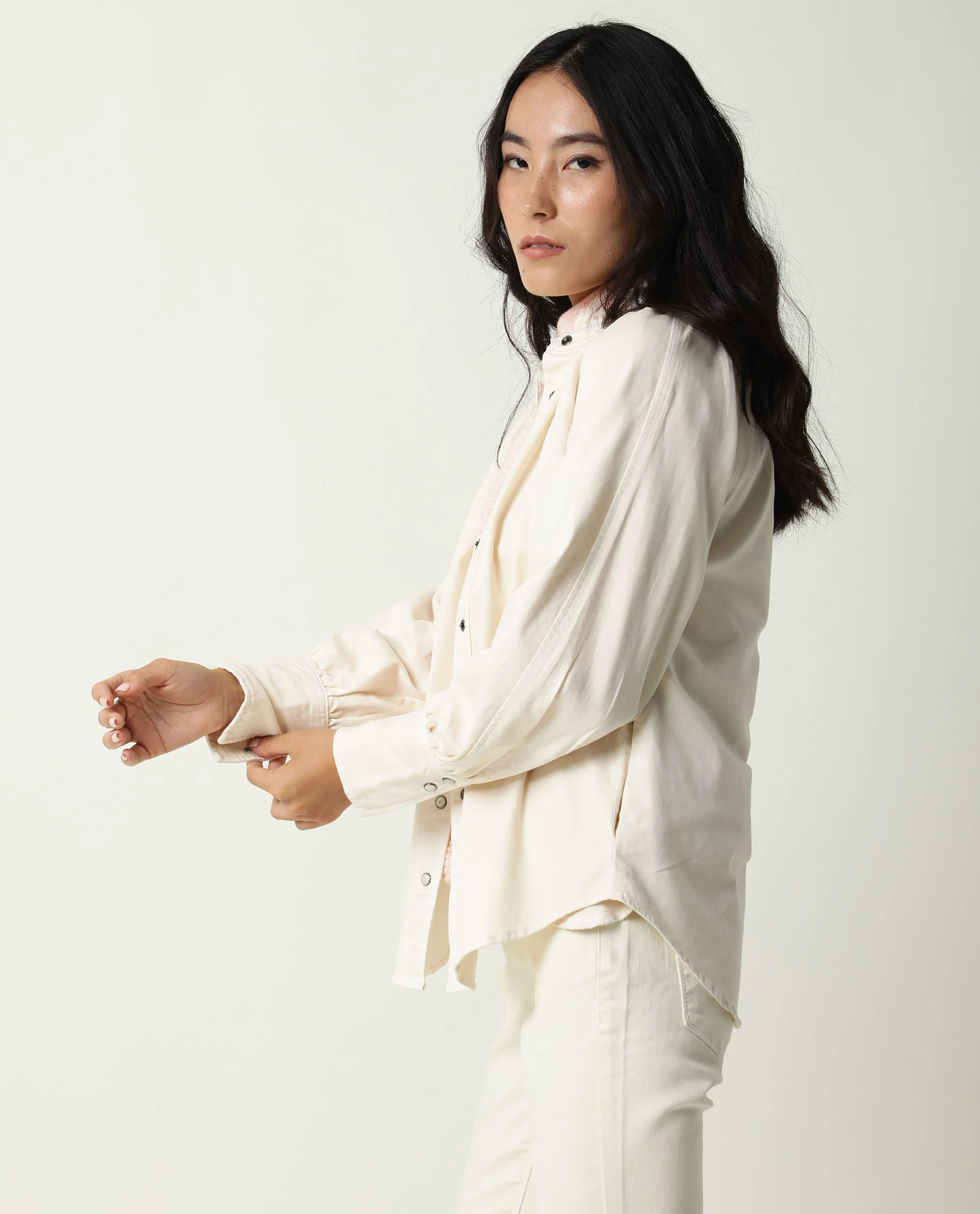 Rareism Women's Bellona Offwhite Cotton Sweetheart Neck Plain Regular Fit Jacket - Image 10