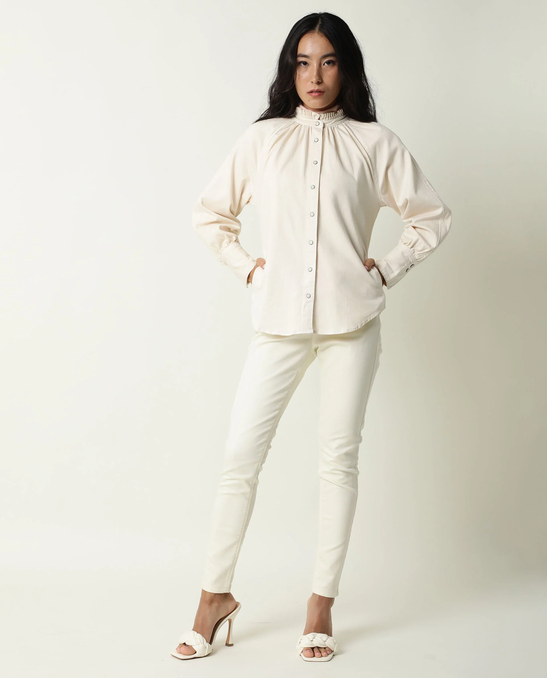 Rareism Women's Bellona Offwhite Cotton Sweetheart Neck Plain Regular Fit Jacket - Image 2