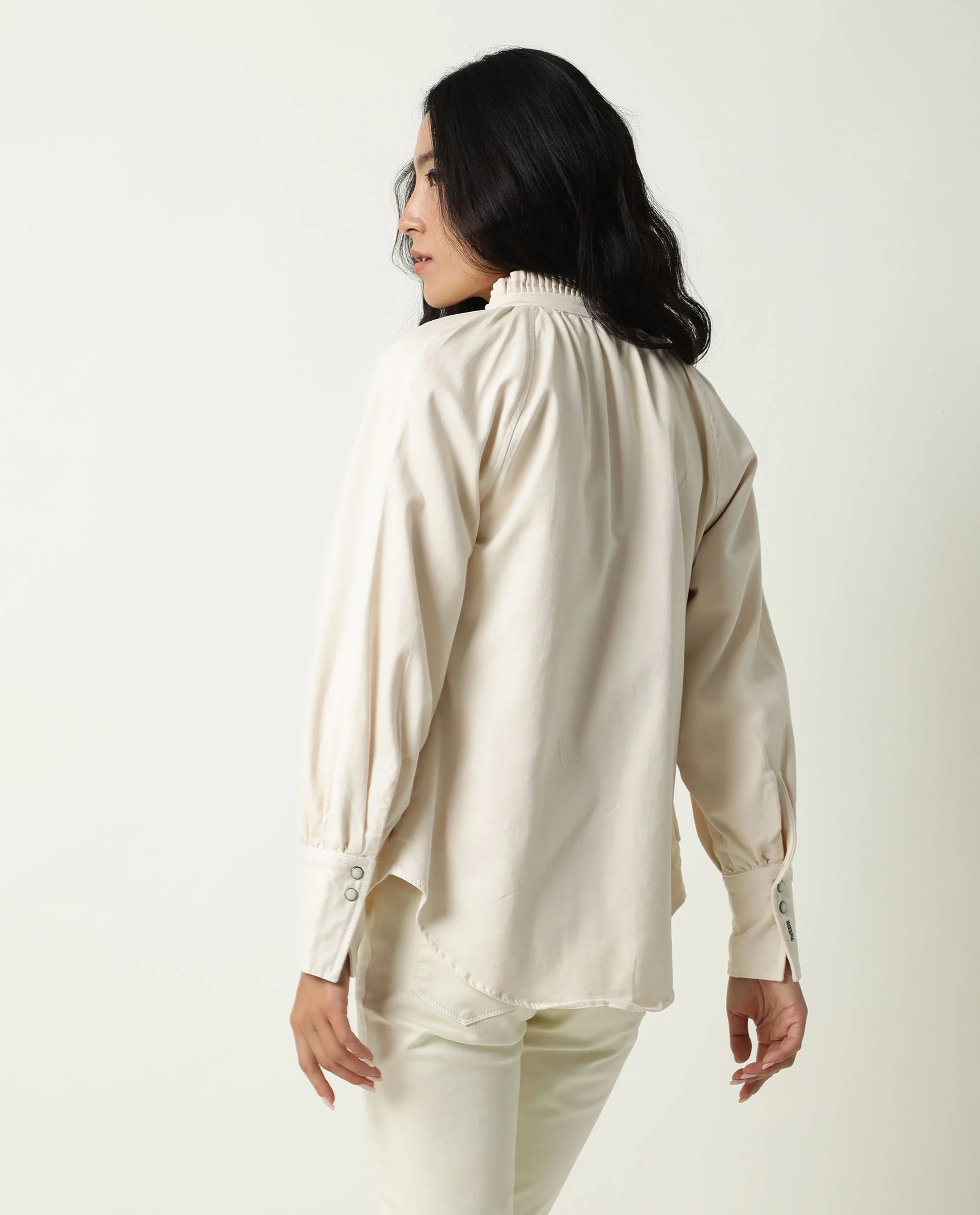 Rareism Women's Bellona Offwhite Cotton Sweetheart Neck Plain Regular Fit Jacket - Image 4
