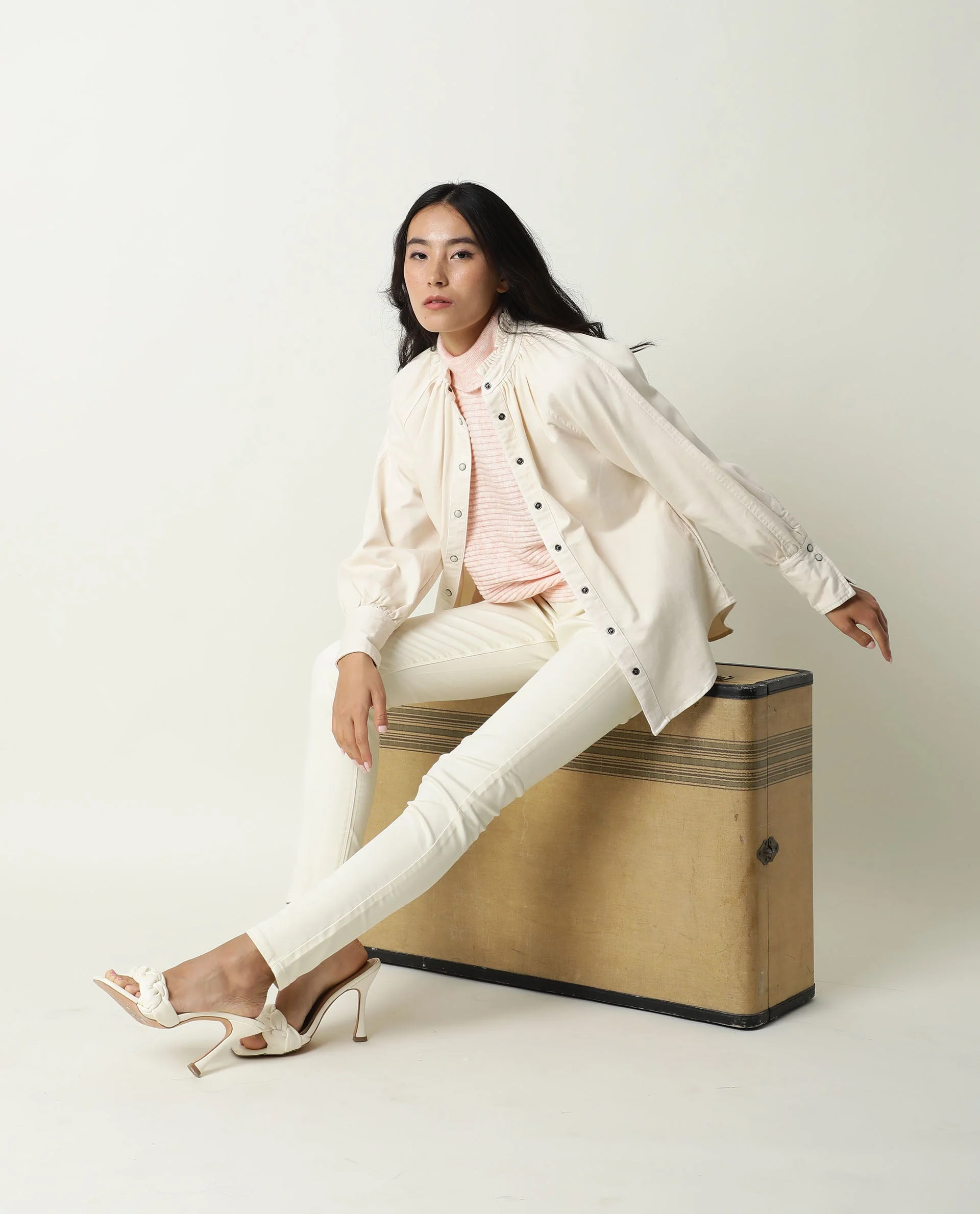 Rareism Women's Bellona Offwhite Cotton Sweetheart Neck Plain Regular Fit Jacket - Image 6