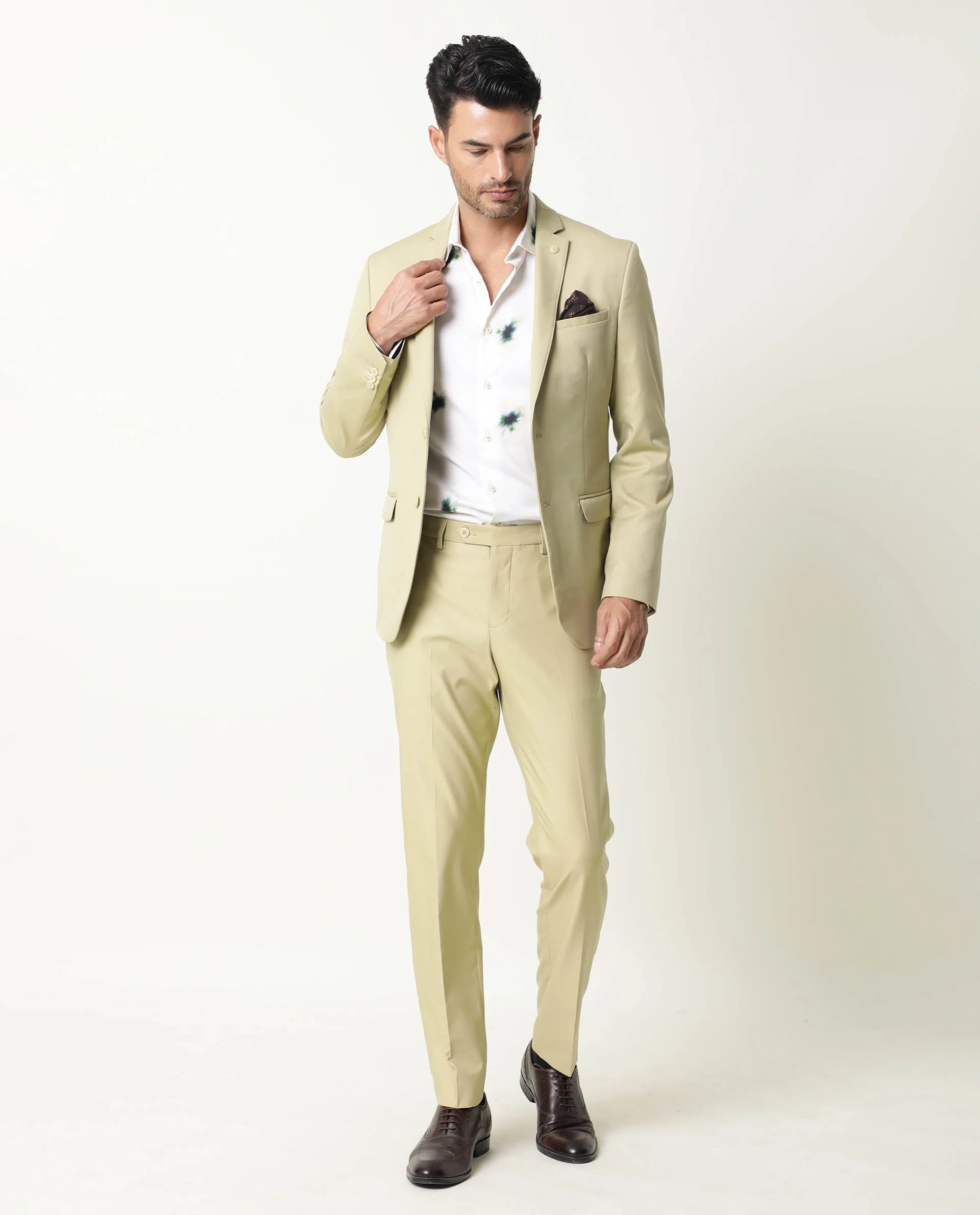 Rare Rabbit Men's Berzu Green Polyester Plain Tailored Fit Full Sleeve Lapel Neck Blazer - Image 4