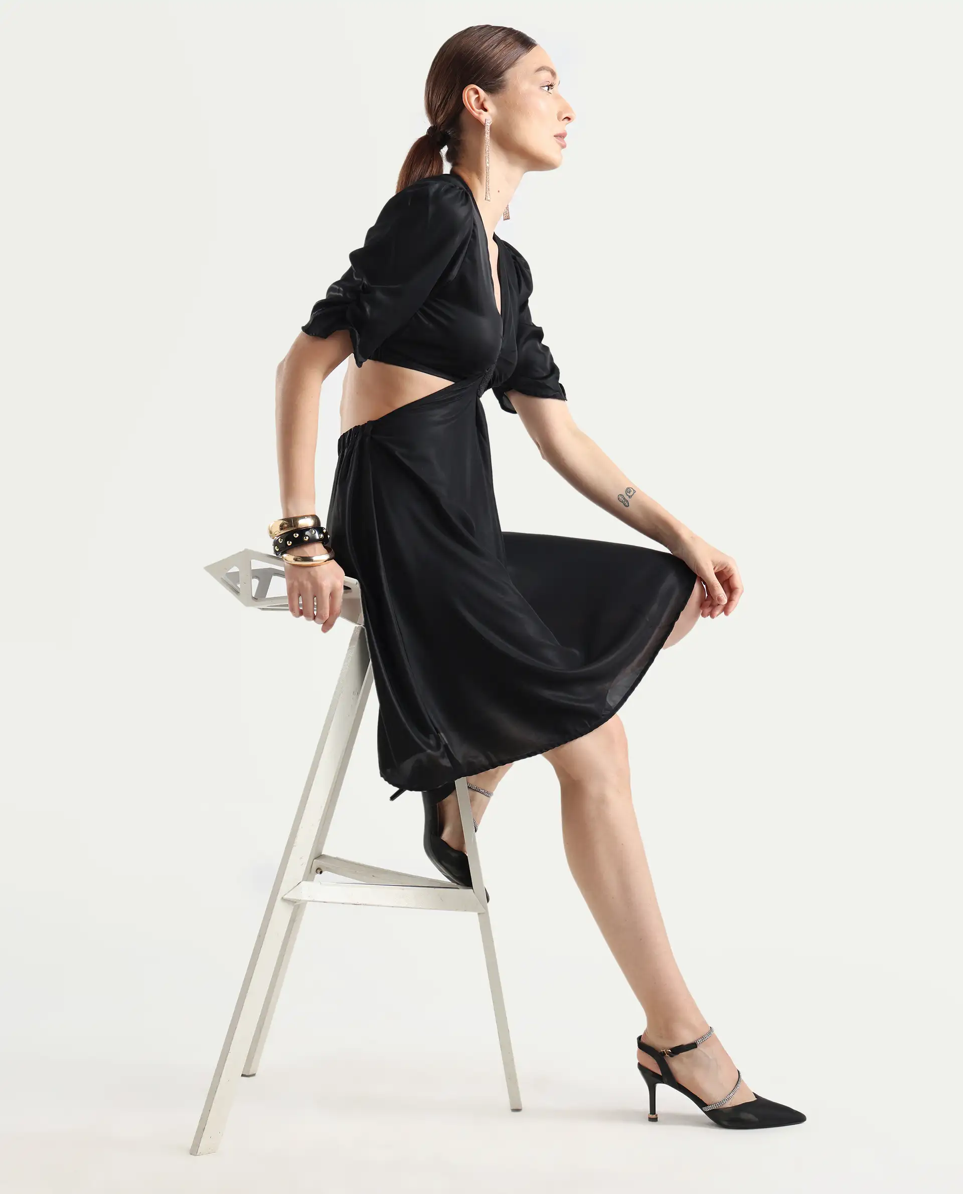 Rareism Women's Besman Black Polyester V-Neck Plain Balloon Sleeve Knee Length Fit And Flare Dress - Image 2