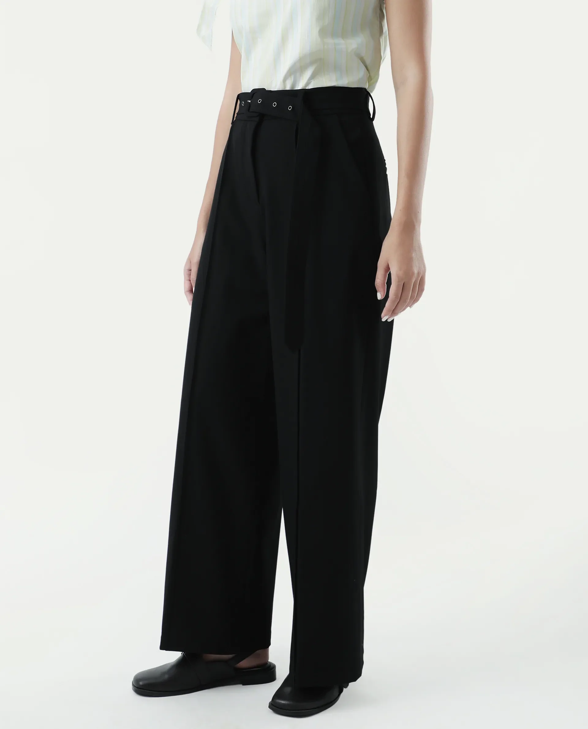 Rareism Women's Bhakil Black Polyester Blend Plain Ankle Length Straight Fit Trouser - Image 4