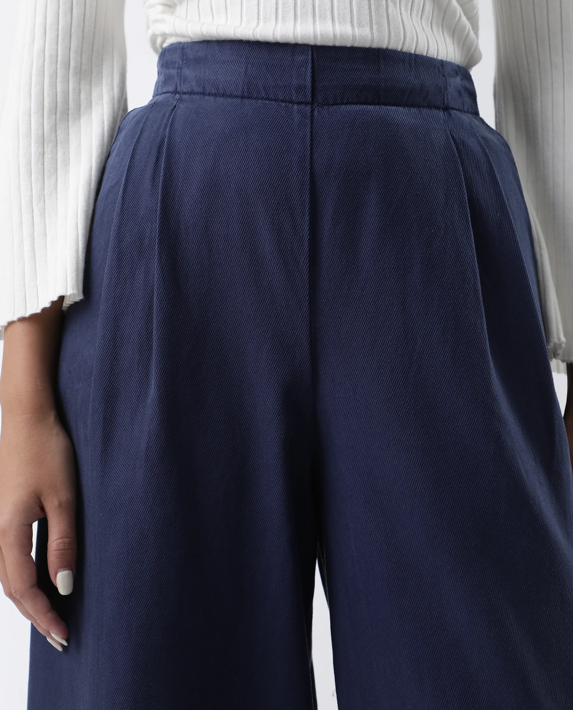Rareism Women's Bhanella B Navy Cotton Plain Ankle Length Flared Trouser - Image 3
