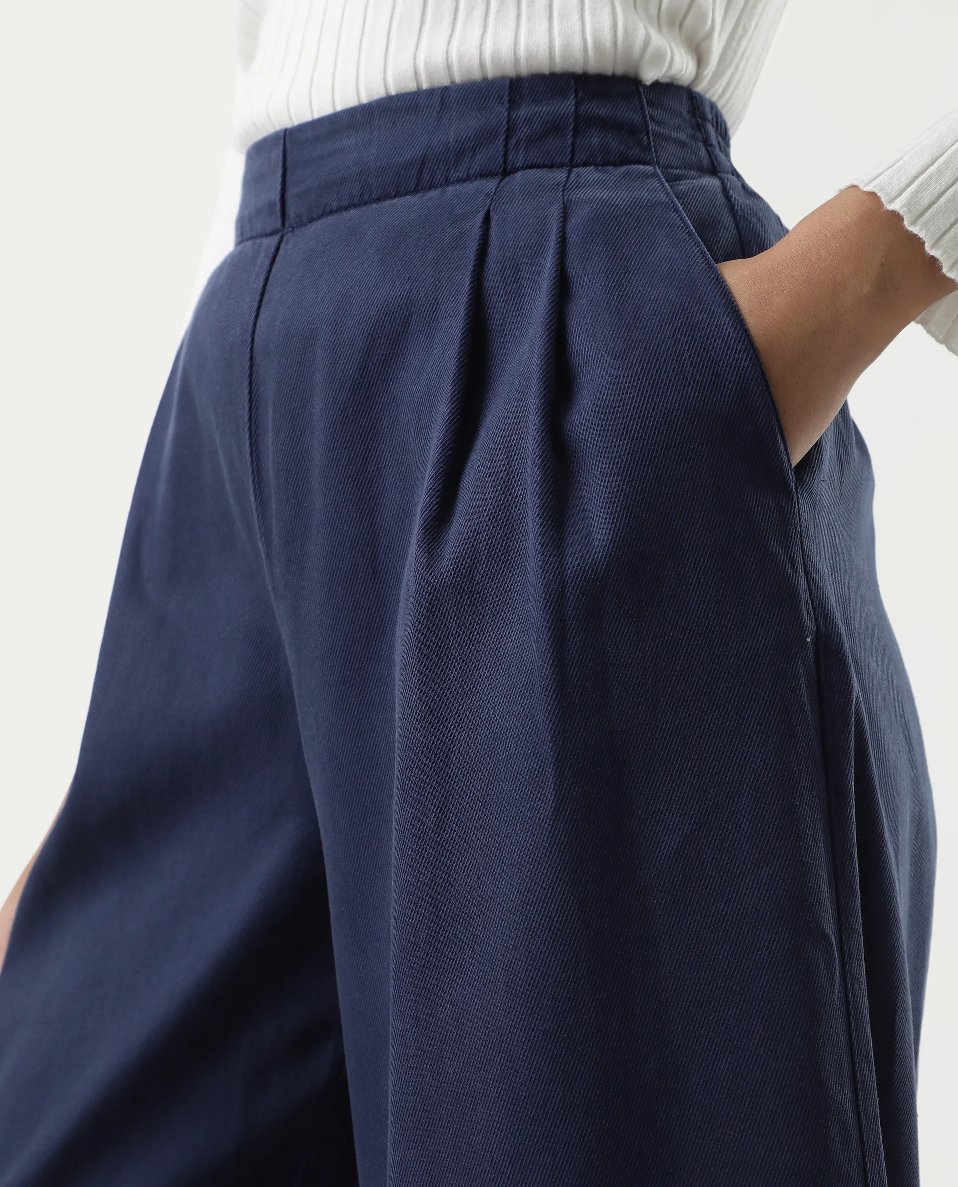 Rareism Women's Bhanella B Navy Cotton Plain Ankle Length Flared Trouser - Image 4