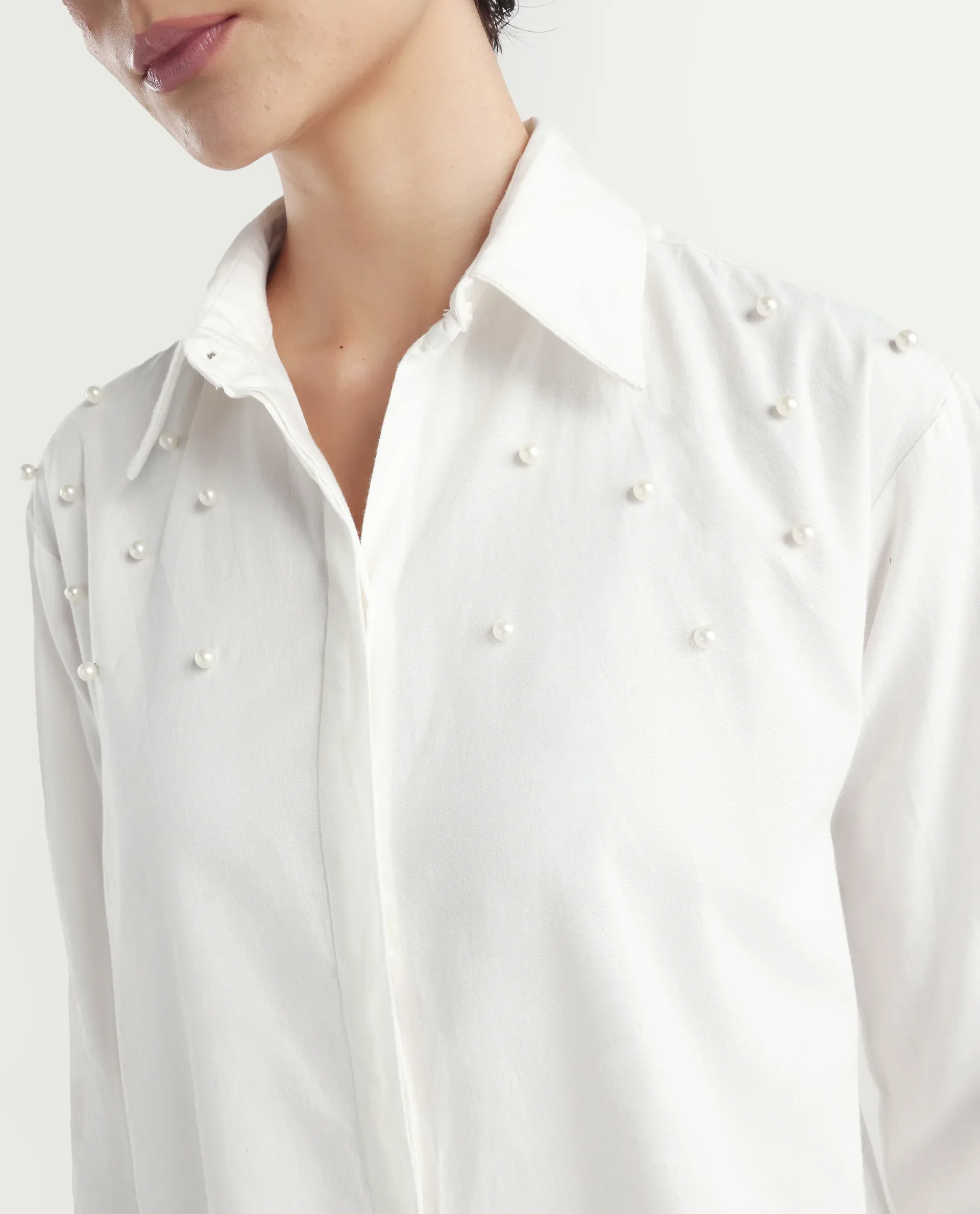 Rareism Women's Bhanik White Linen Spread Collar Plain Cuffed Sleeve Regular Fit Shirt - Image 4