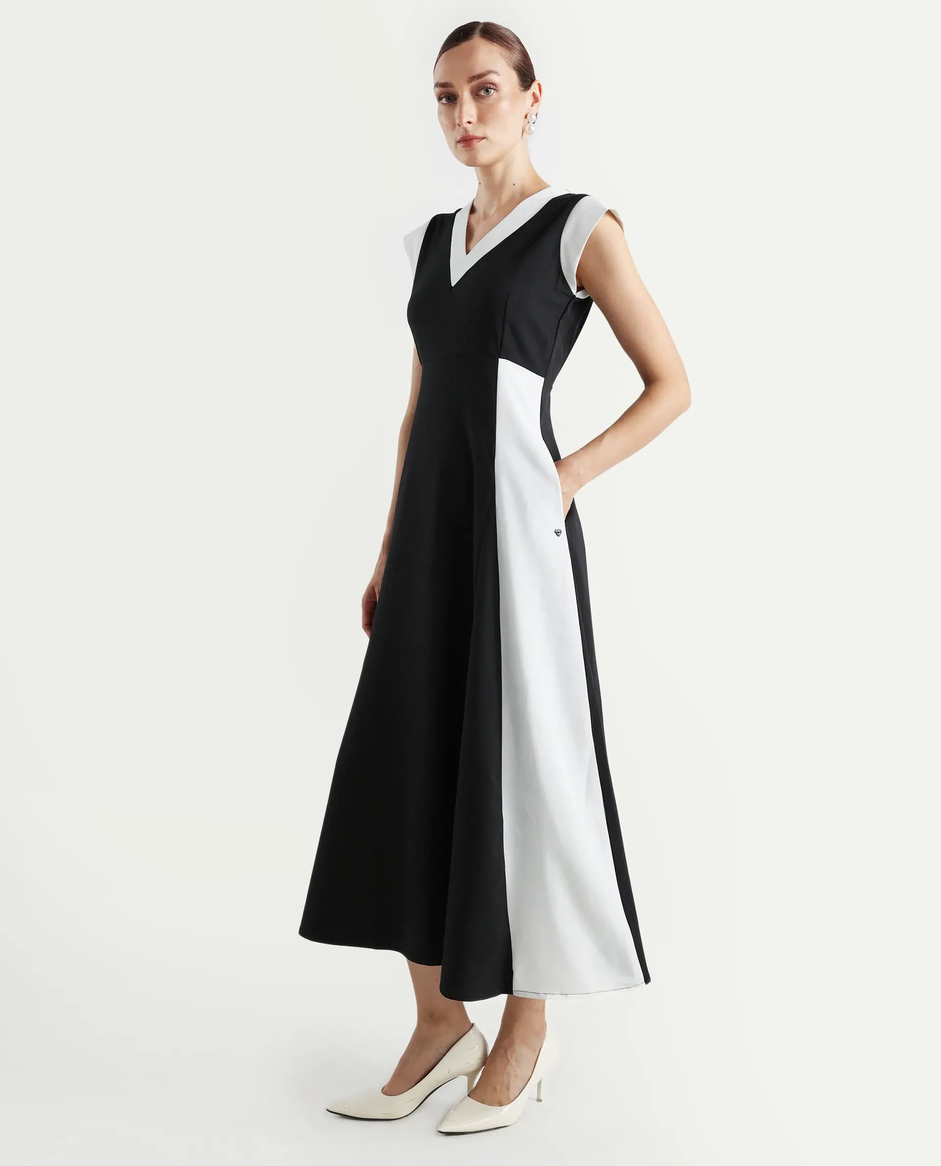 Rareism Women's Bhinua Black Twill V-Neck Plain Ruffled Sleeve Maxi Straight Fit Dress - Image 2