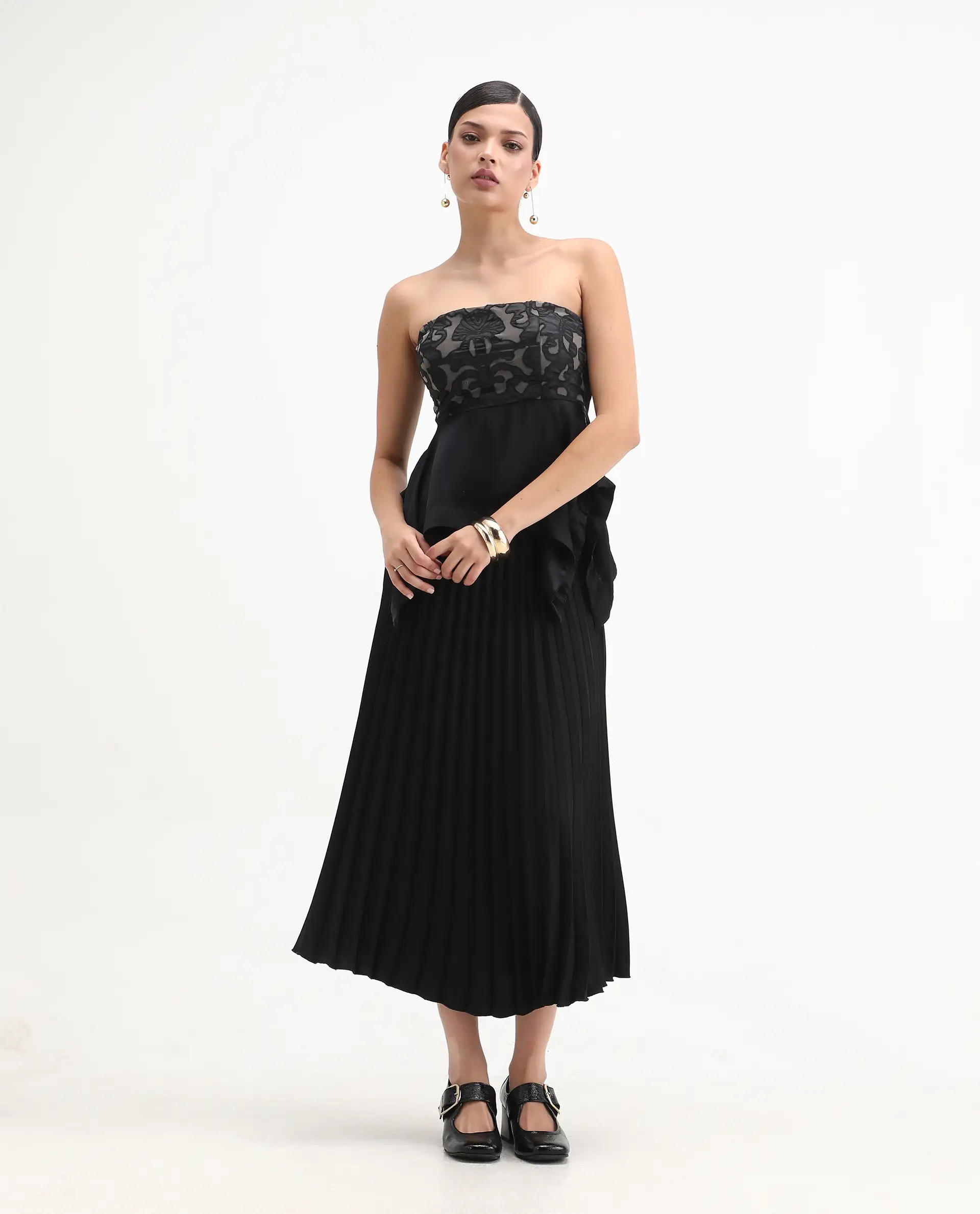 Rareism Women's Bizfer Black Satin Tube Neck Plain Sleeveless Regular Fit And Flare Top - Image 2