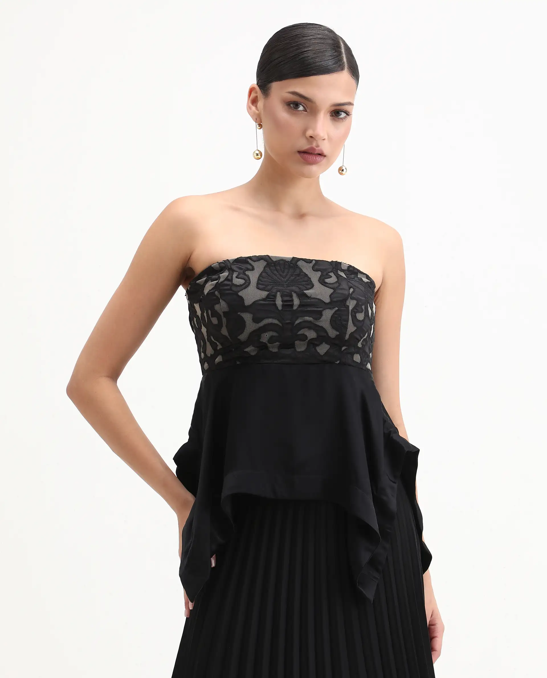 Rareism Women's Bizfer Black Satin Tube Neck Plain Sleeveless Regular Fit And Flare Top - Image 4