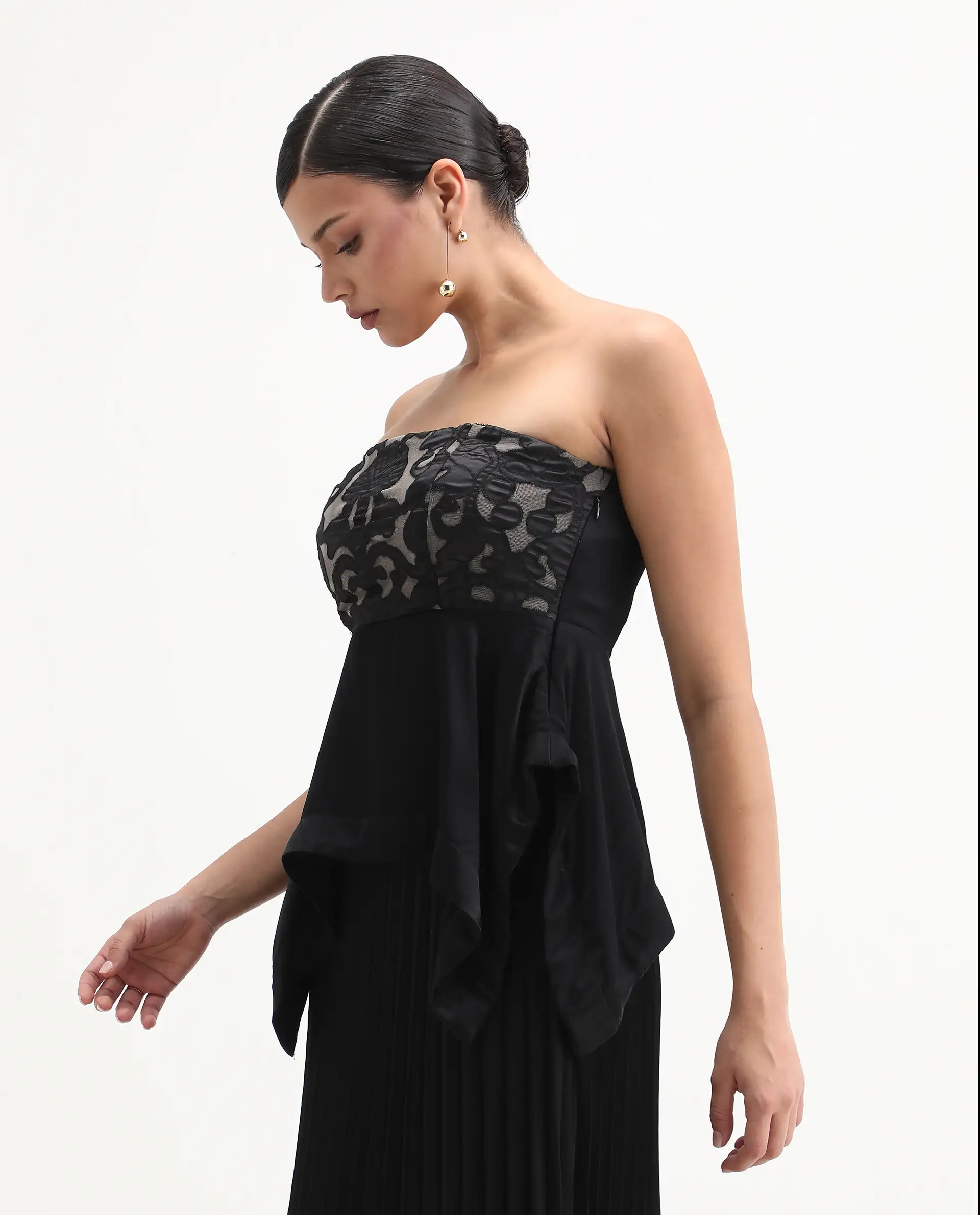 Rareism Women's Bizfer Black Satin Tube Neck Plain Sleeveless Regular Fit And Flare Top - Image 6