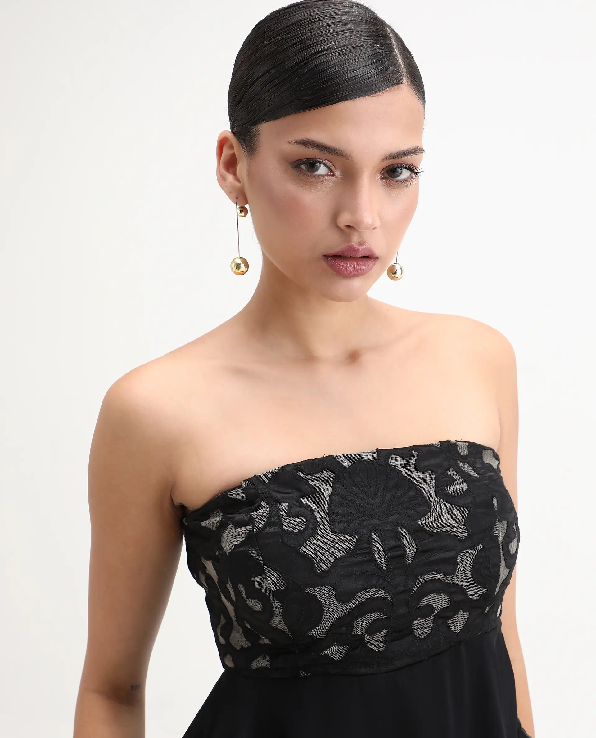 Rareism Women's Bizfer Black Satin Tube Neck Plain Sleeveless Regular Fit And Flare Top - Image 7