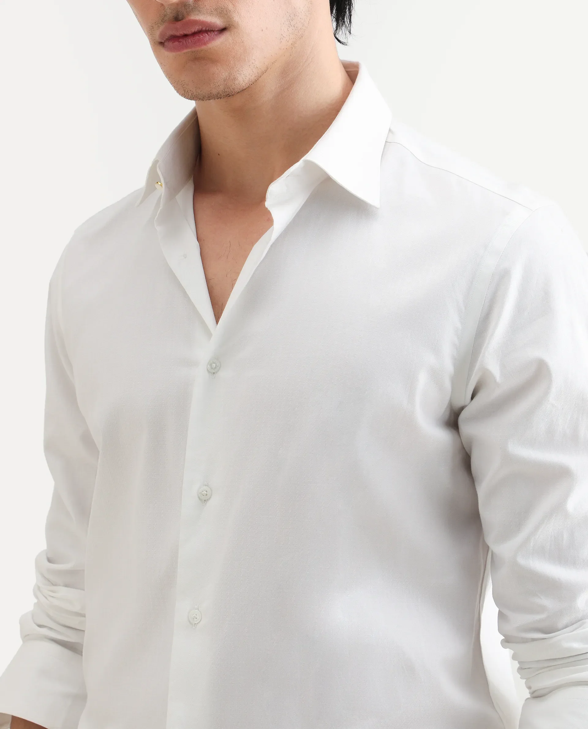 Rare Rabbit Men's Bliv White Cotton Spread Collar Regular Fit Plain Shirt - Image 4