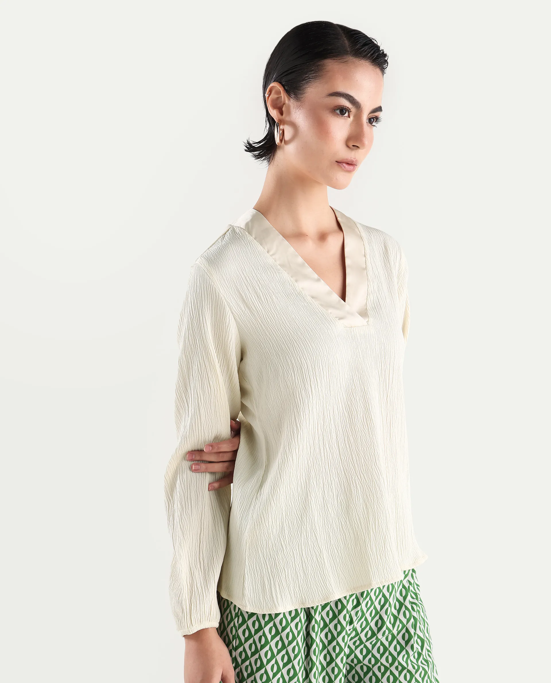 Rareism Women's Boco Beige Polyester V-Neck Plain Balloon Sleeve Regular Fit Top - Image 5