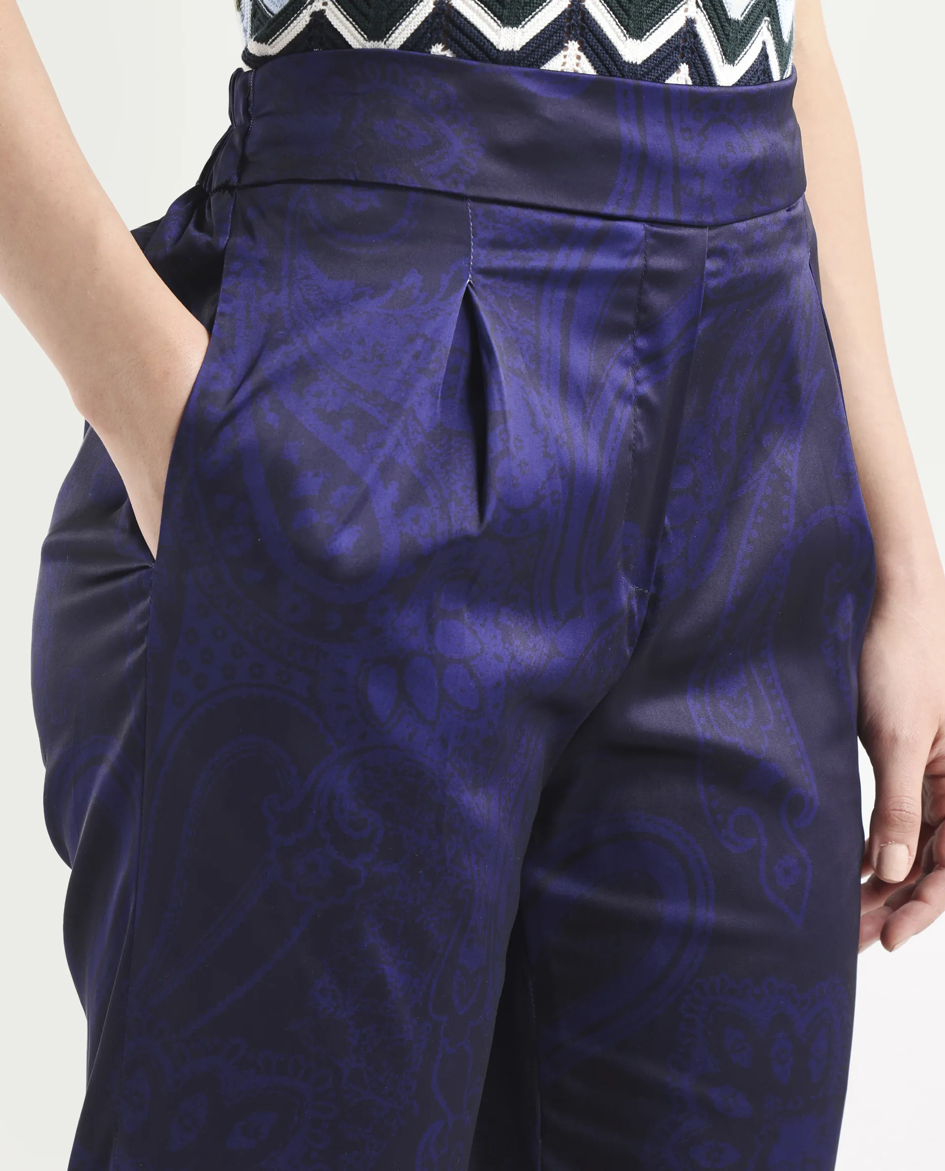 Rareism Women's Braun Navy Polyester Abstract Print Ankle Length Tailored Trouser - Image 4