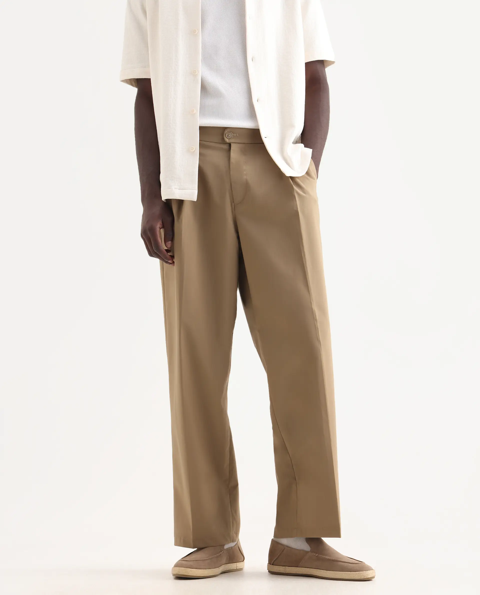 Rare Rabbit Men's Brelint Khaki Linen Blend Plain Relaxed Fit Trouser - Image 2