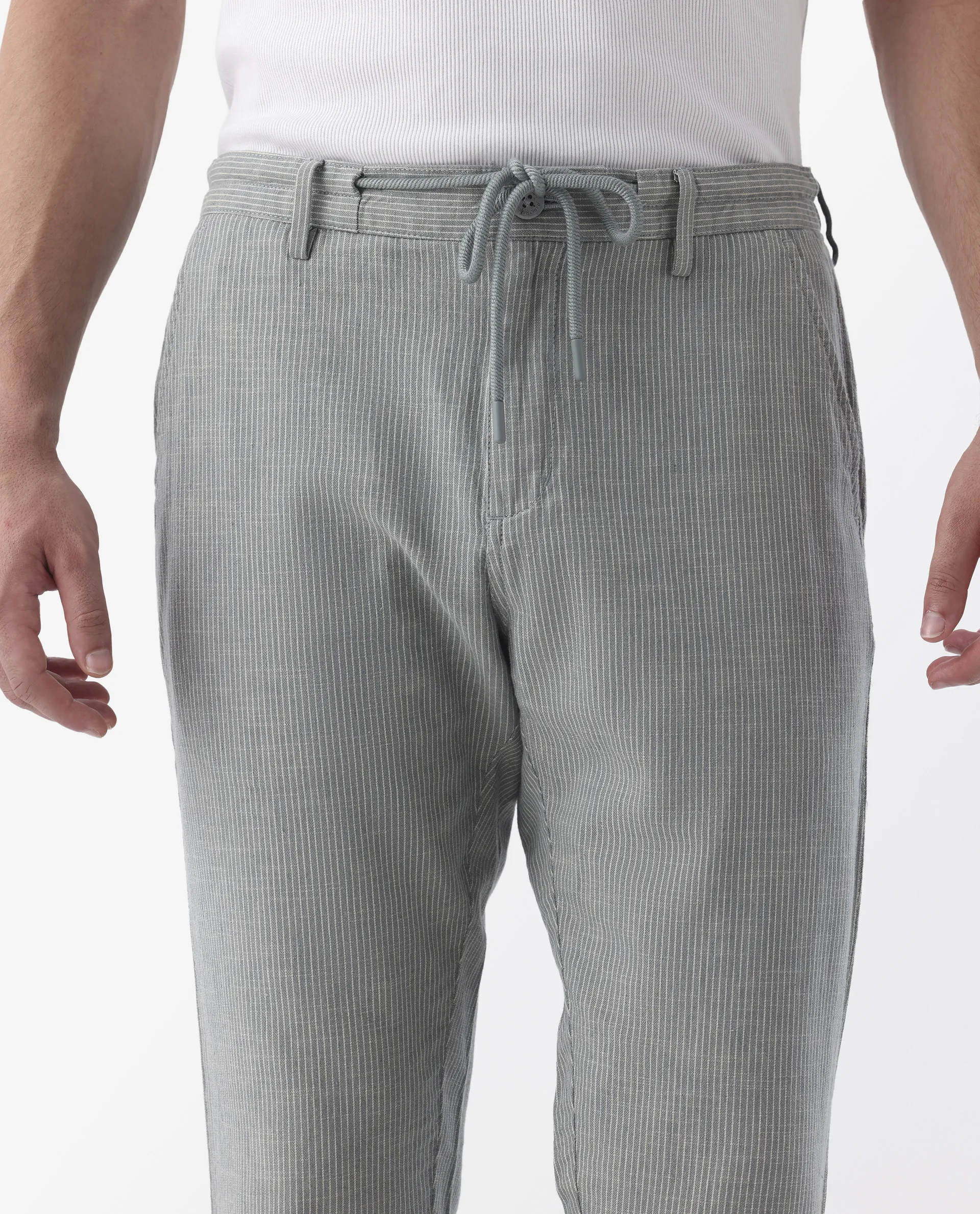 Rare Rabbit Men's Brera Green Linen Blend Plain Regular Fit Trouser - Image 4