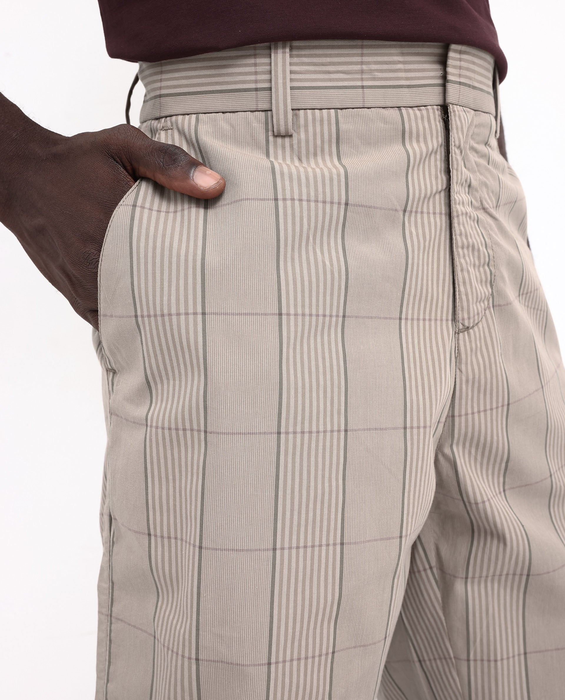 Rare Rabbit Men's Brezi Brown Cotton Checked Print Regular Fit Shorts - Image 5