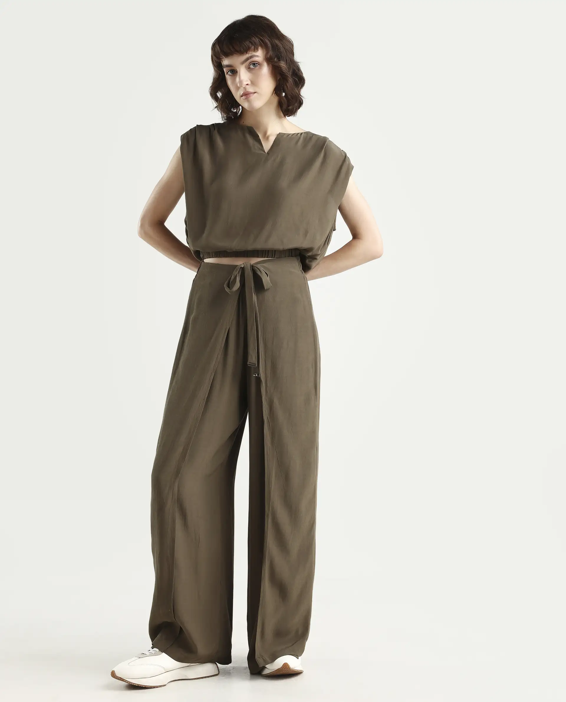 Rareism Women's Brodie-B Olive Rayon Plain Ankle Length Wide Trouser - Image 3