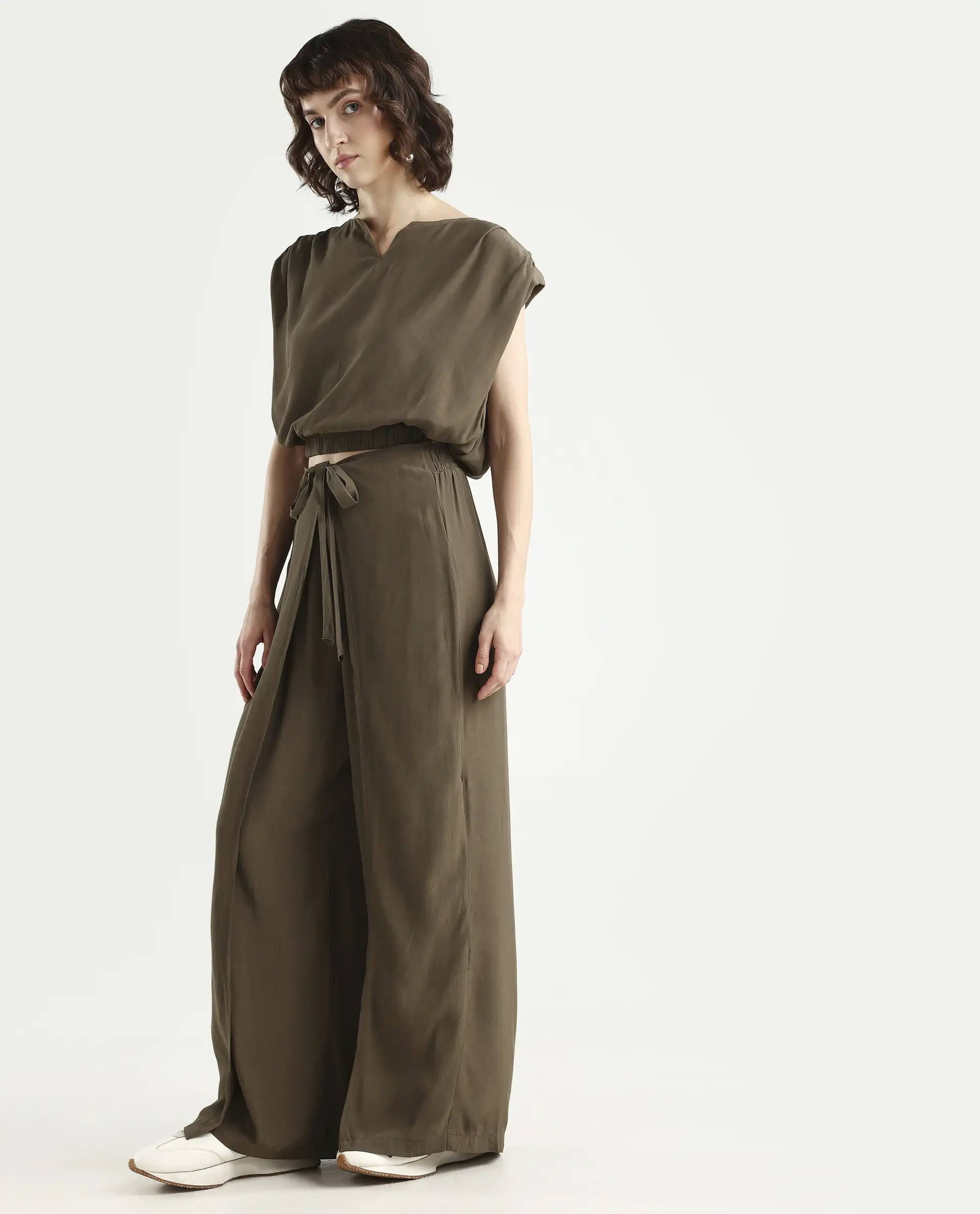 Rareism Women's Brodie-B Olive Rayon Plain Ankle Length Wide Trouser - Image 5
